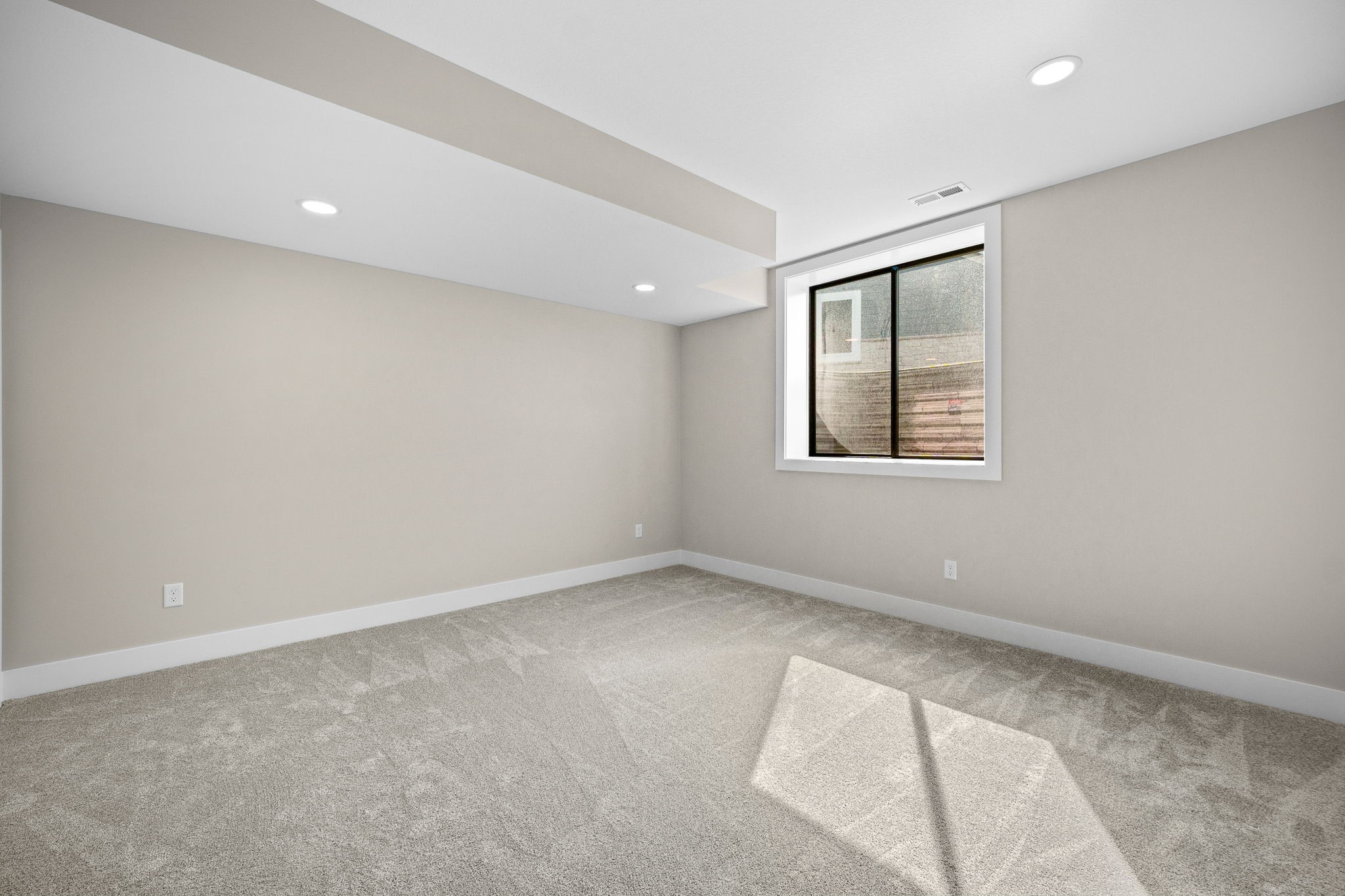 2325 Green Leaf Circle