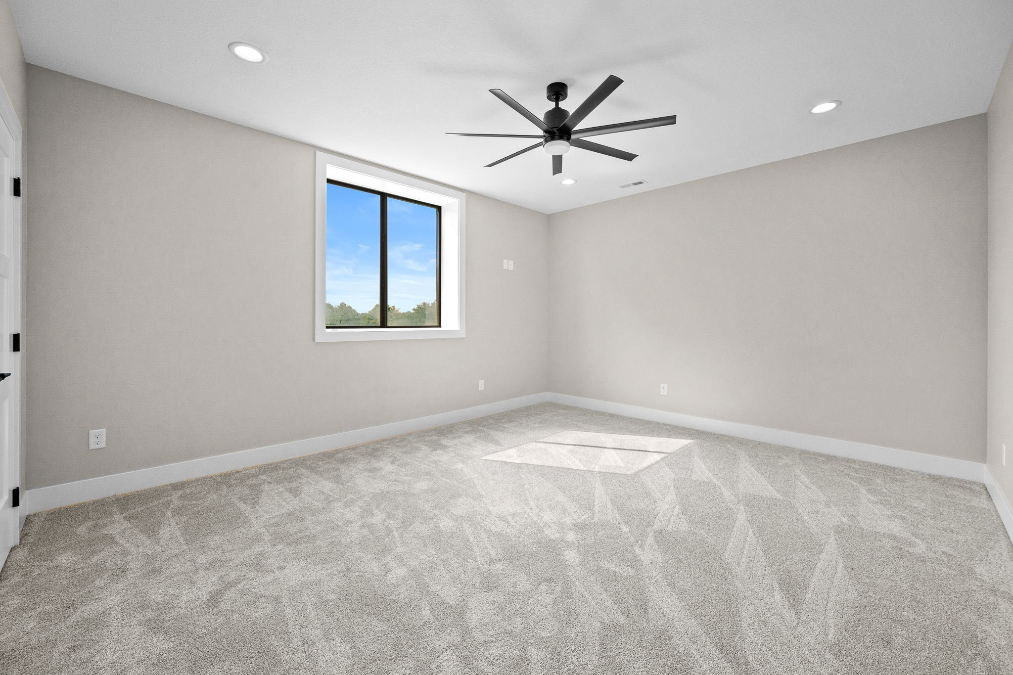 2325 Green Leaf Circle