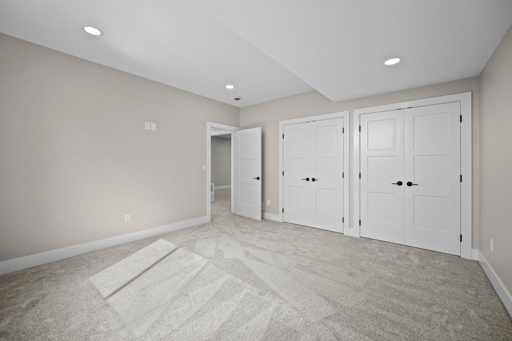 2325 Green Leaf Circle