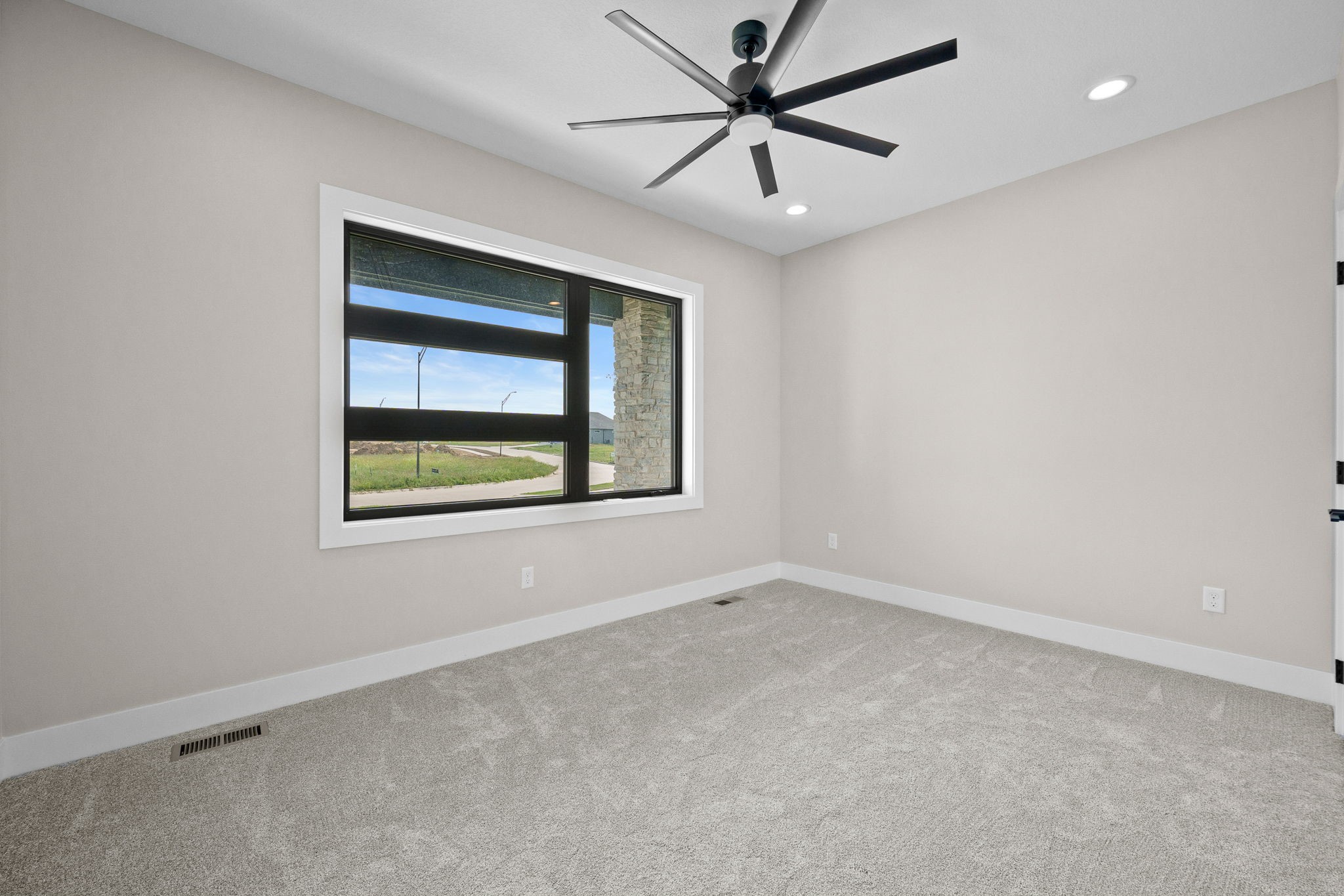 2325 Green Leaf Circle