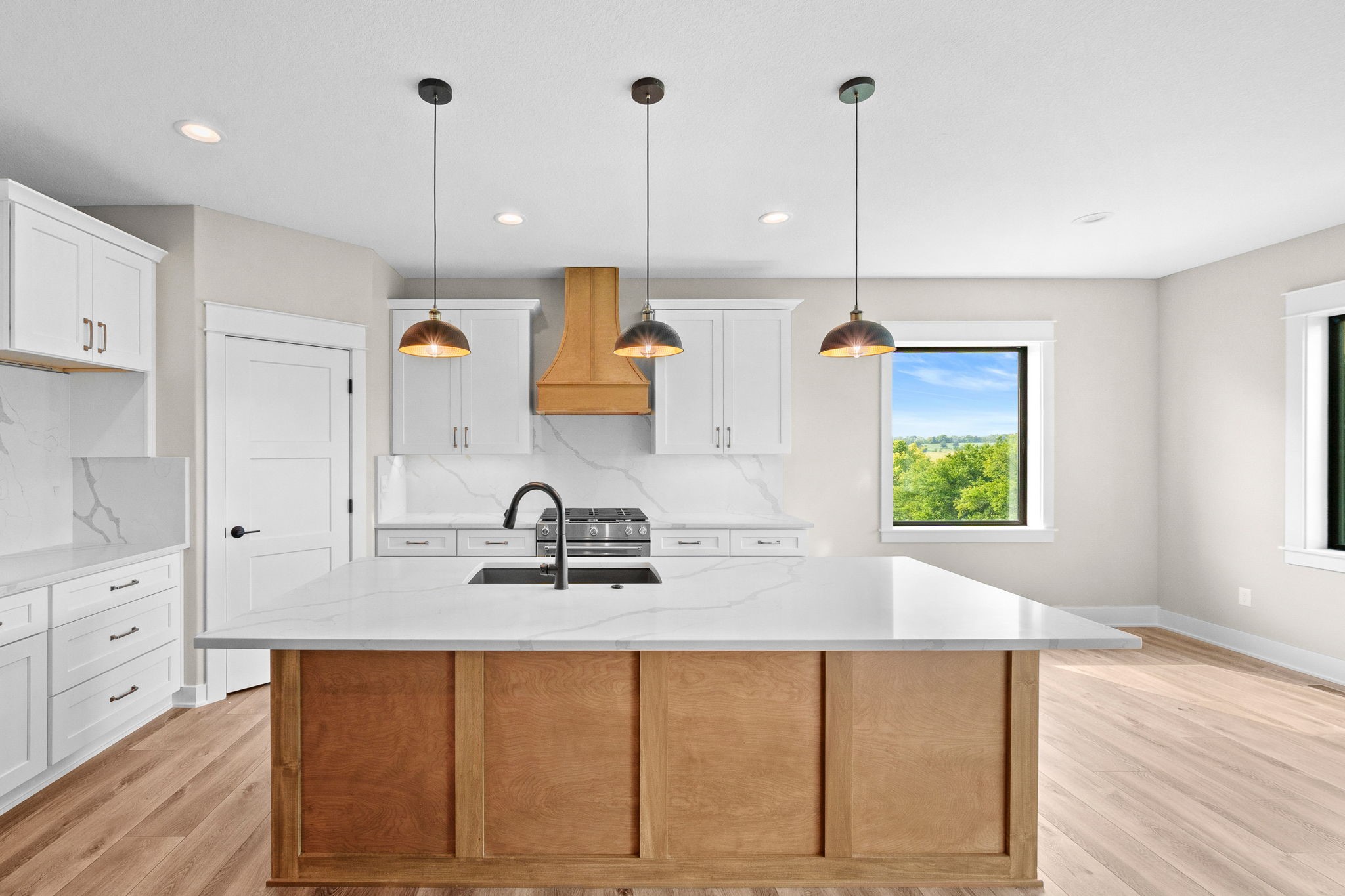 2325 Green Leaf Circle