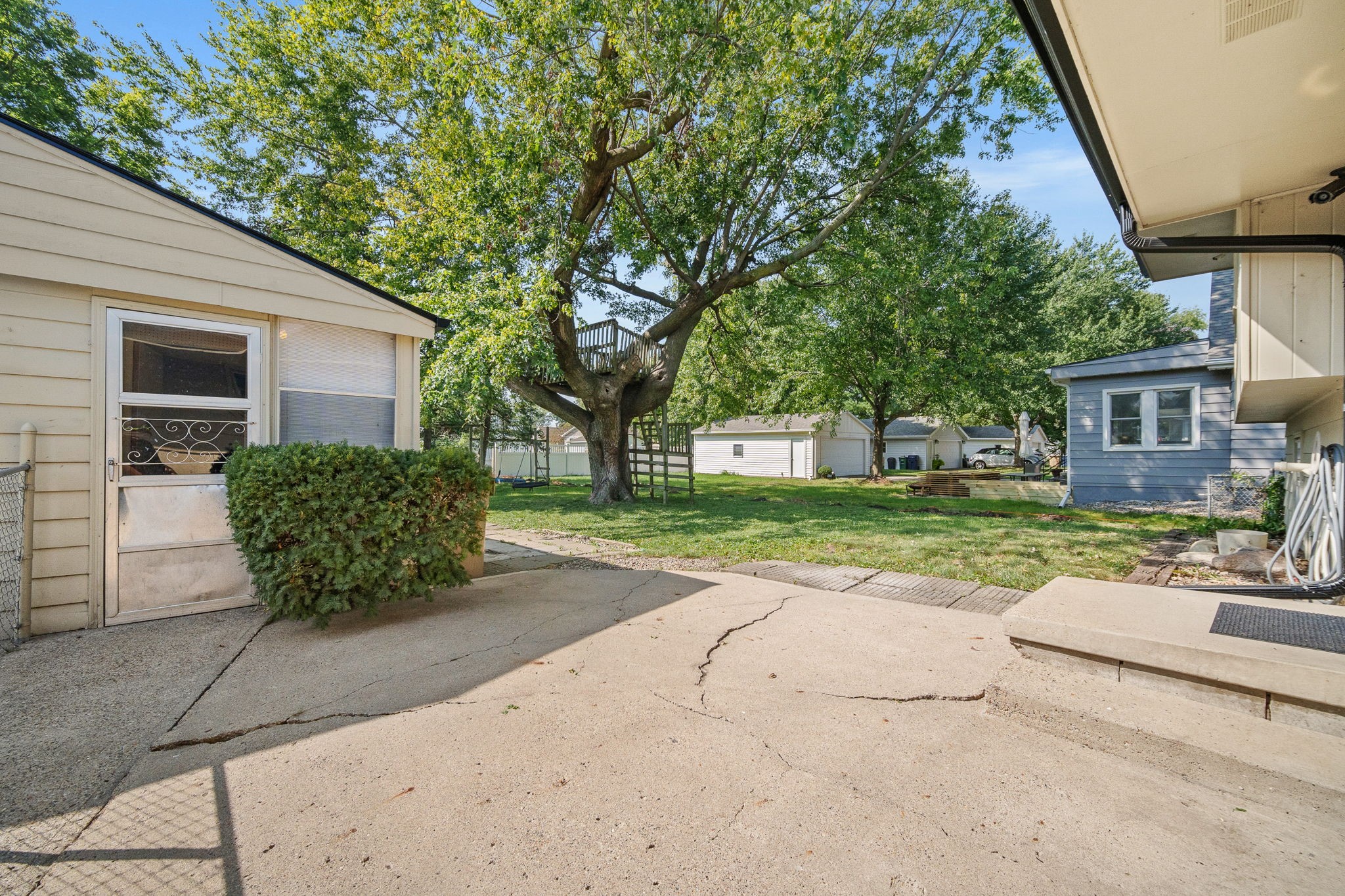 7104 Monroe Court