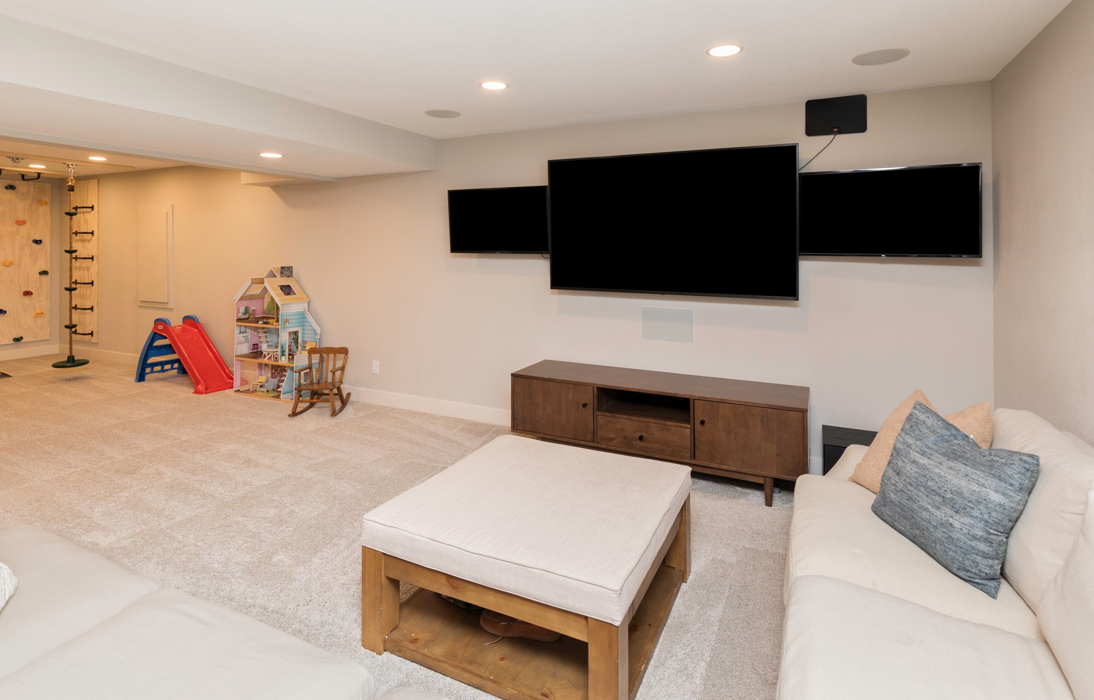 1408 NE Poplar Court