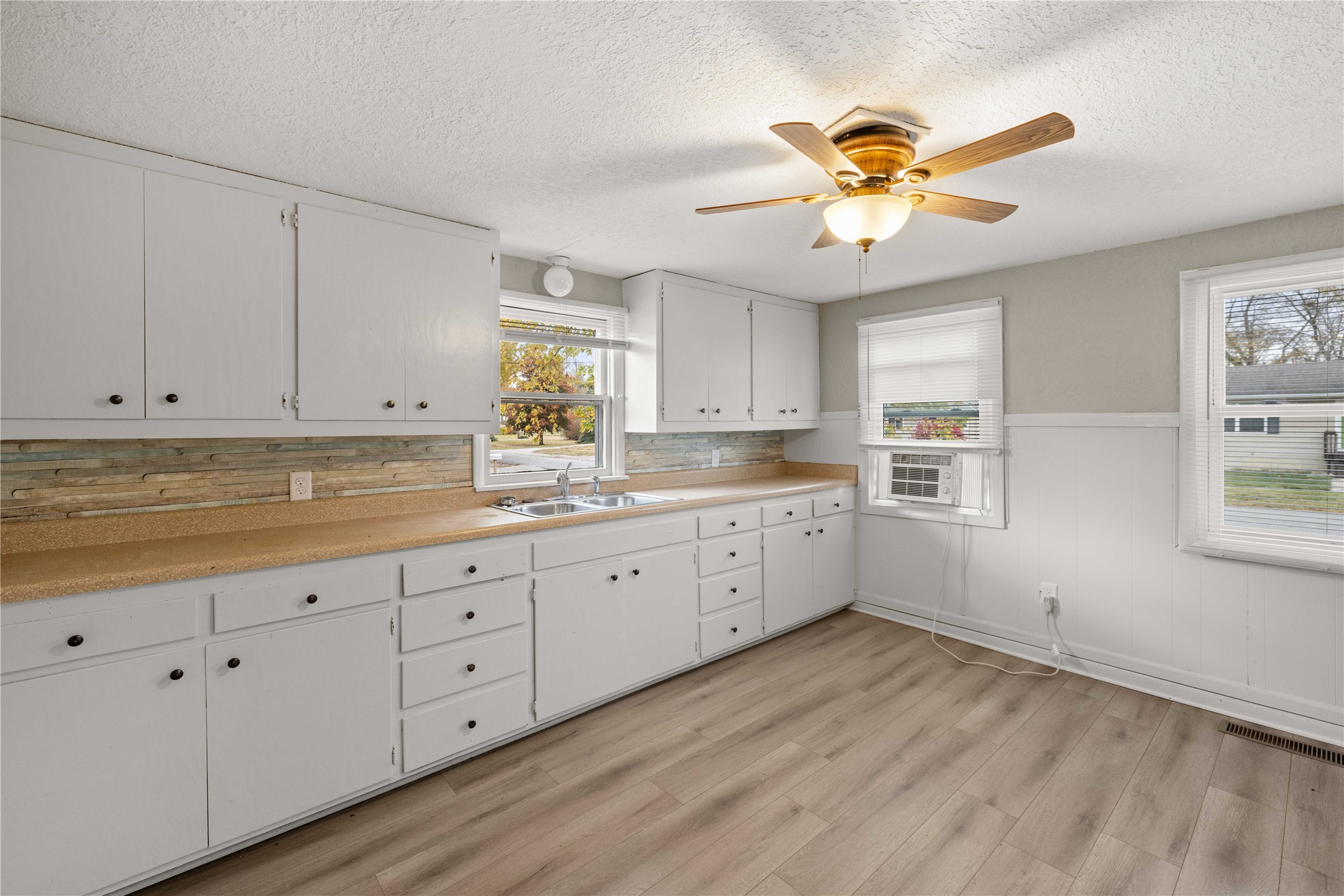314 W 6th Street