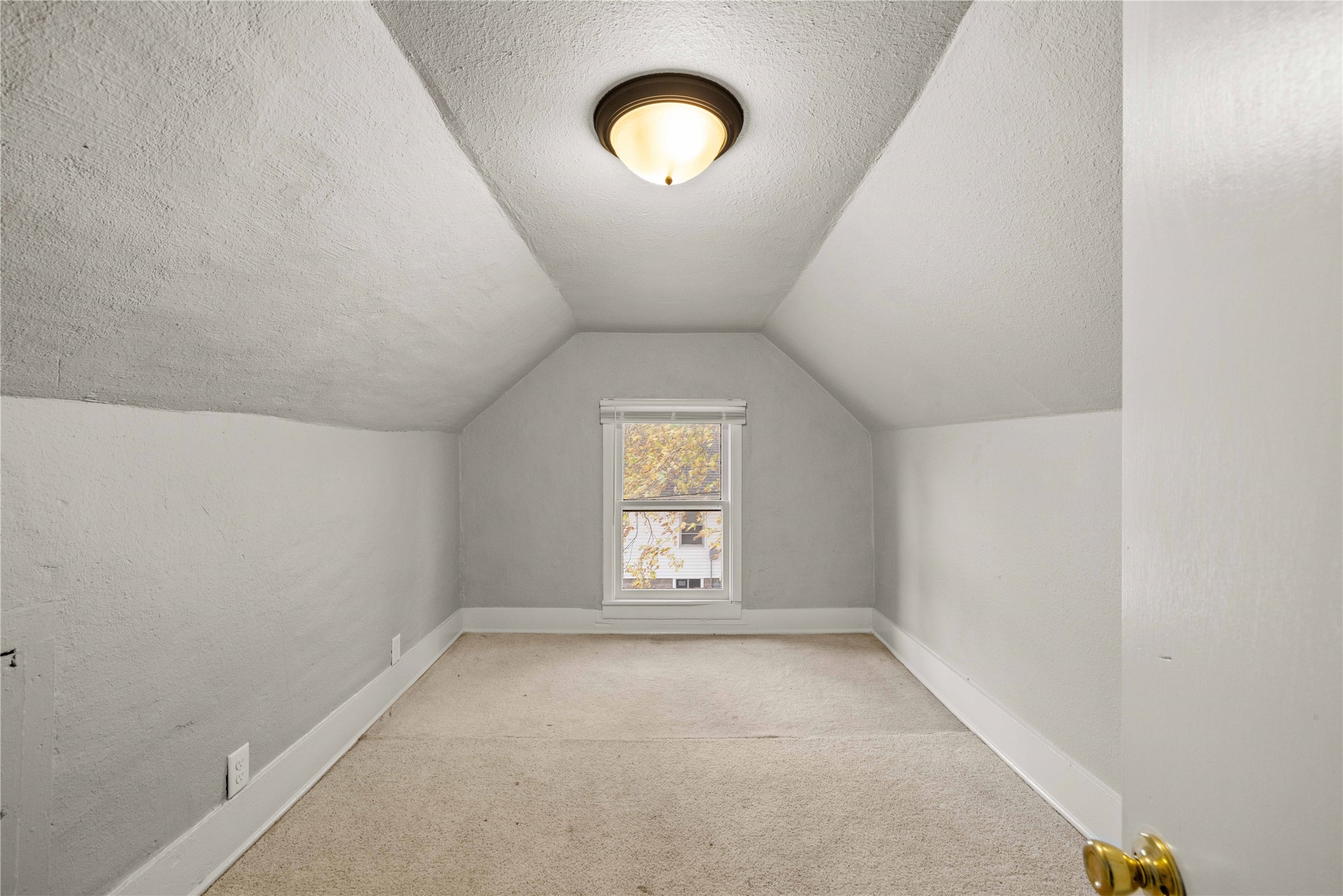 314 W 6th Street