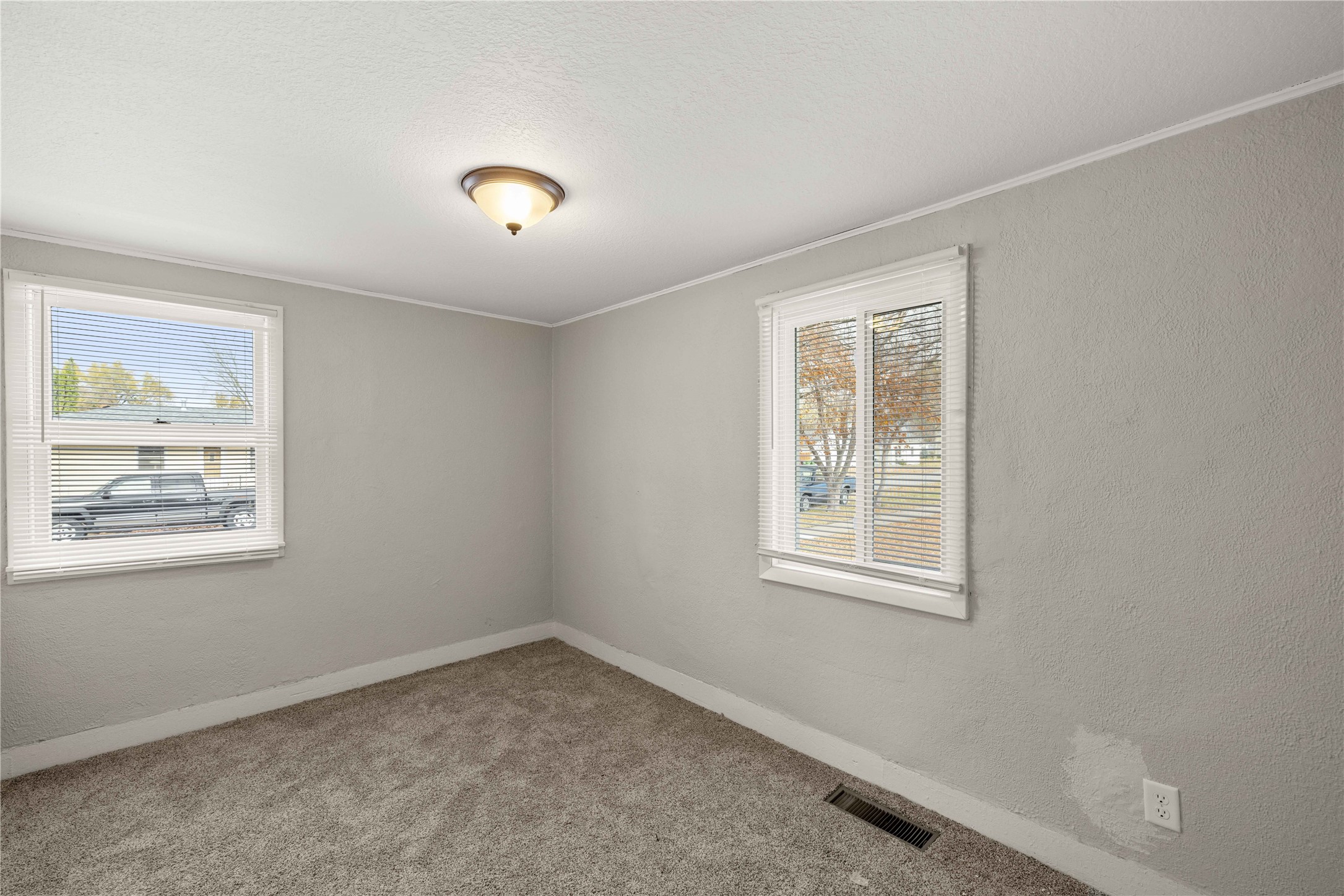 314 W 6th Street