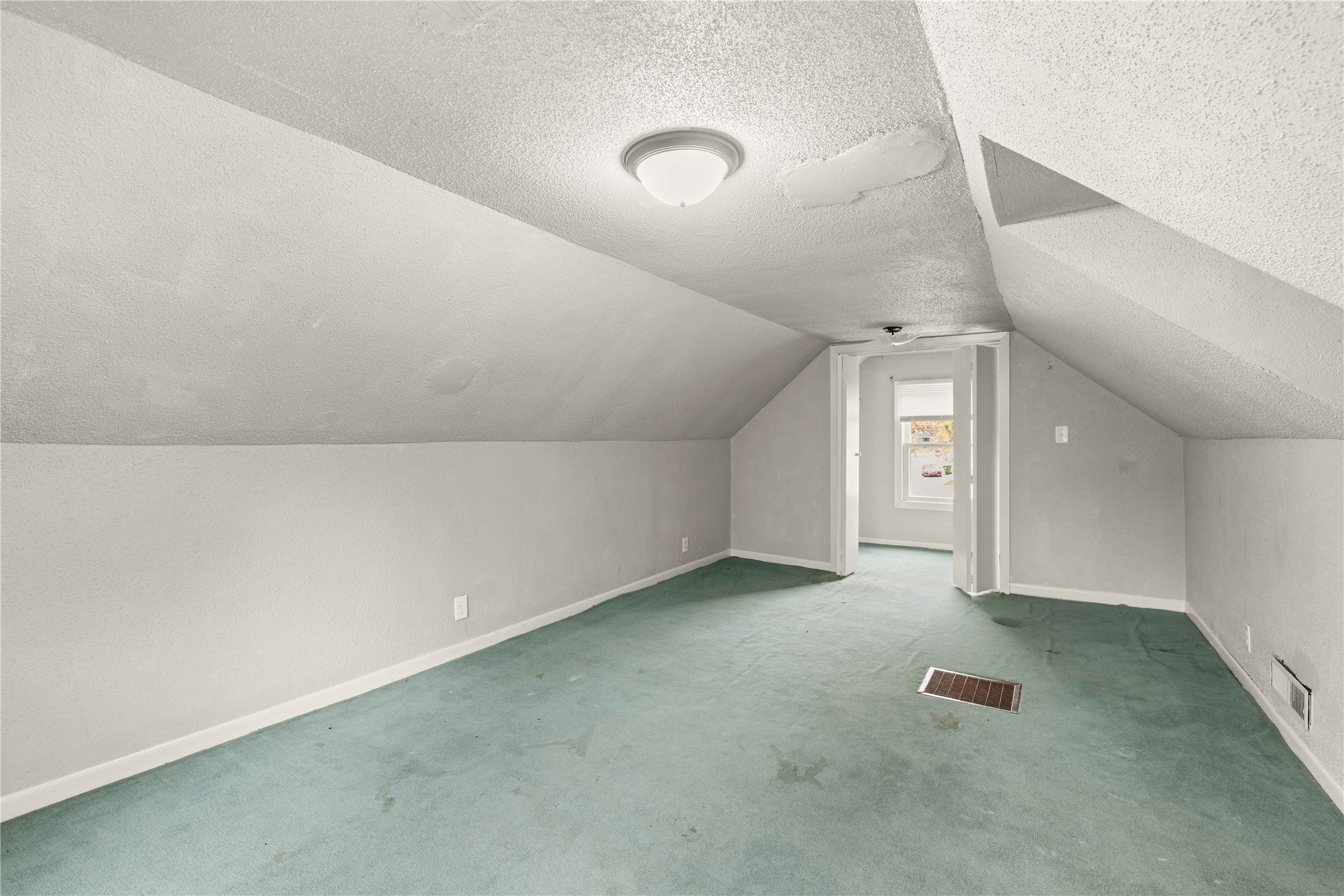 314 W 6th Street