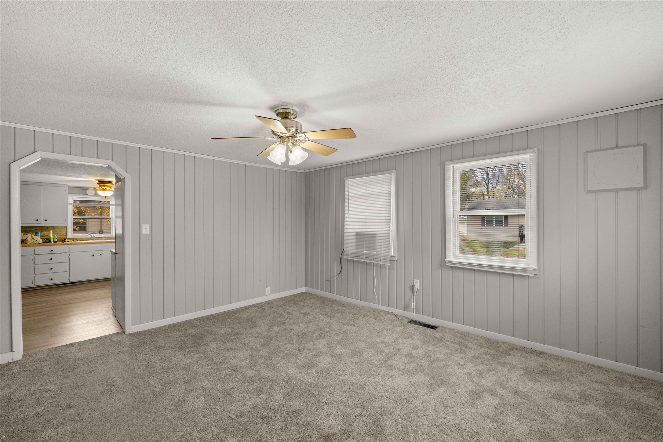 314 W 6th Street