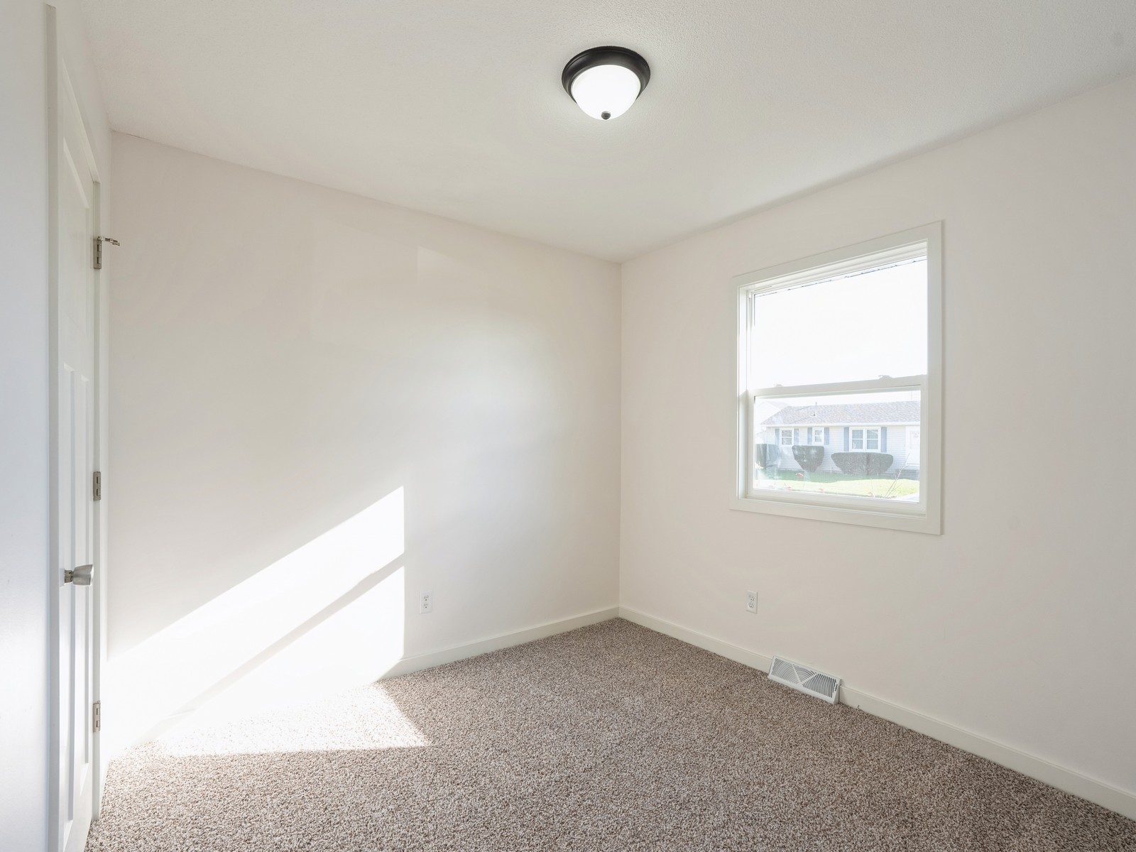 115 15th Street SE