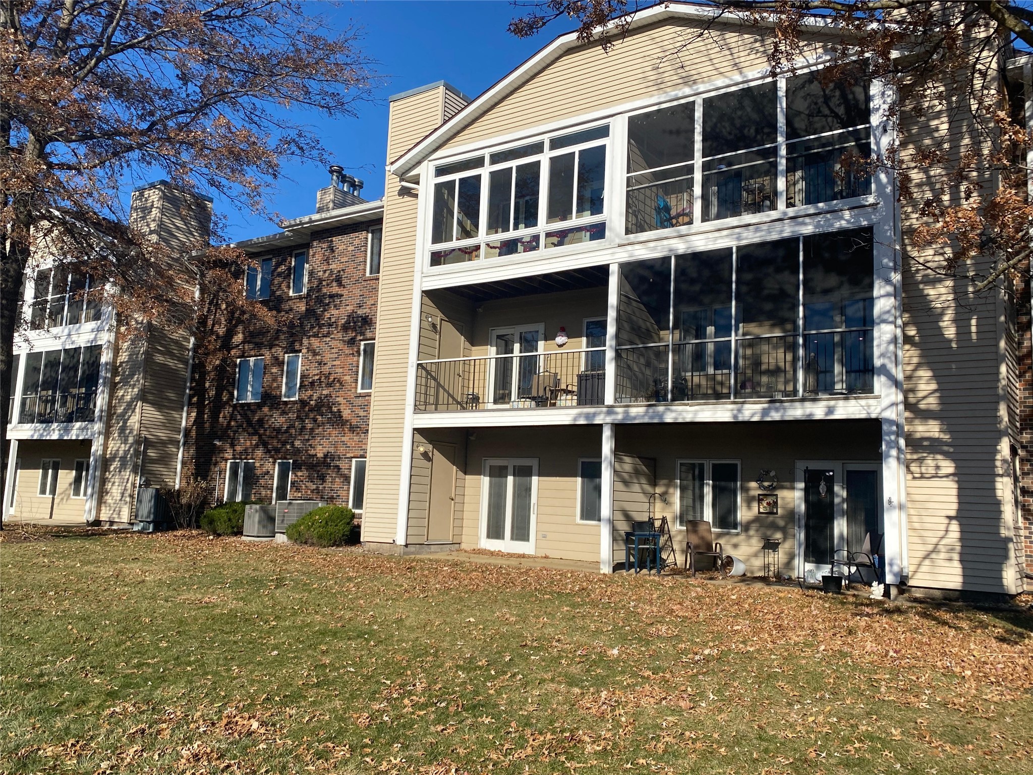 403 SE Delaware Avenue 106