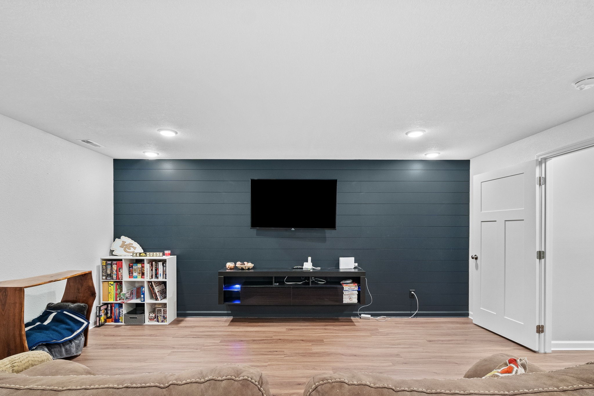 307 SW 48th Street