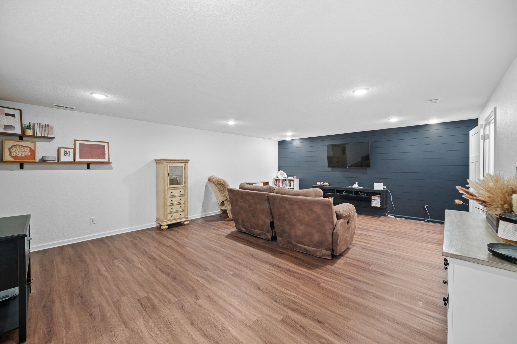 307 SW 48th Street