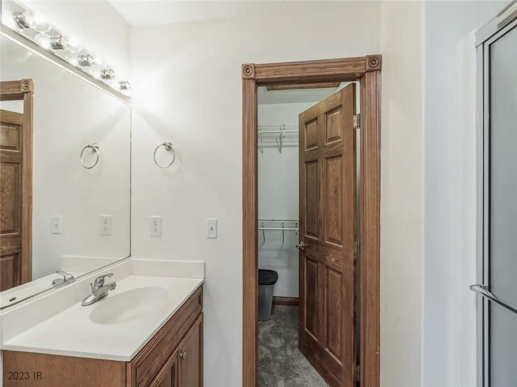 225 9th Street NW