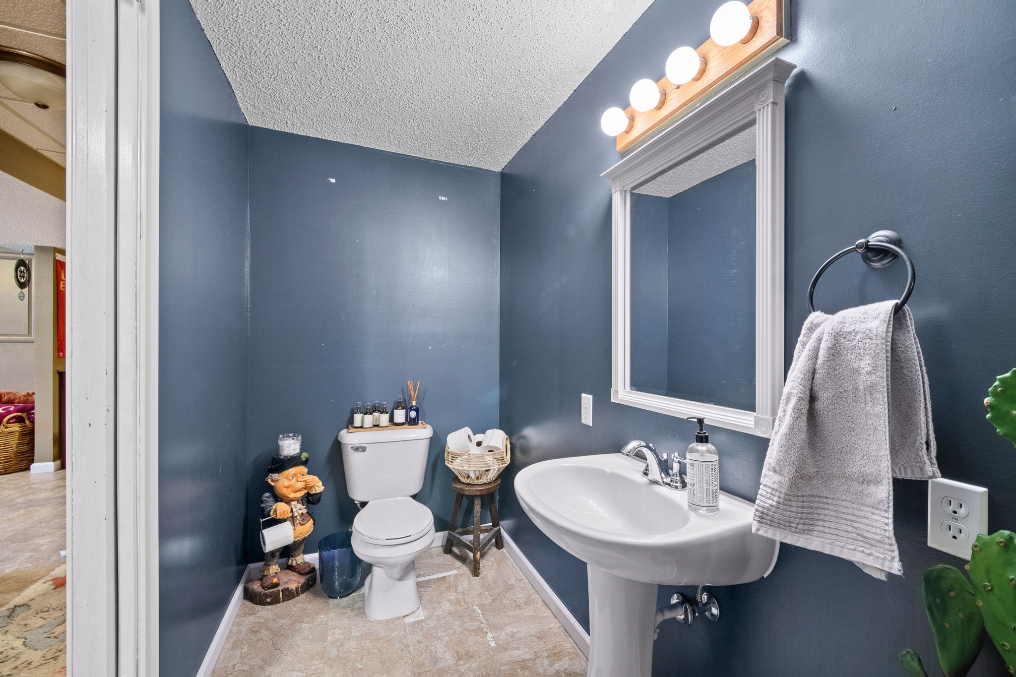 5625 SW 5th Place