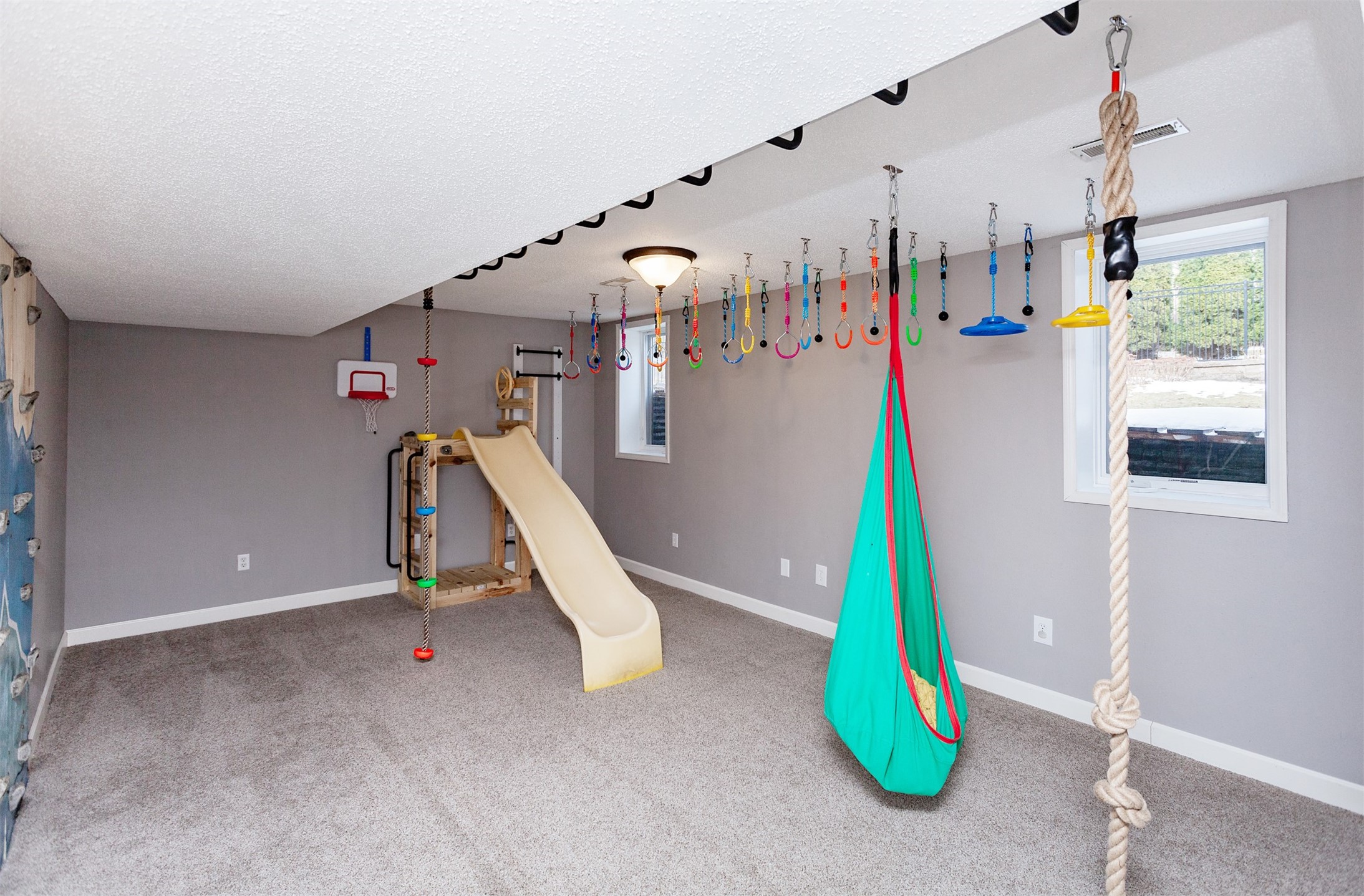 117 NW Cedarwood Drive