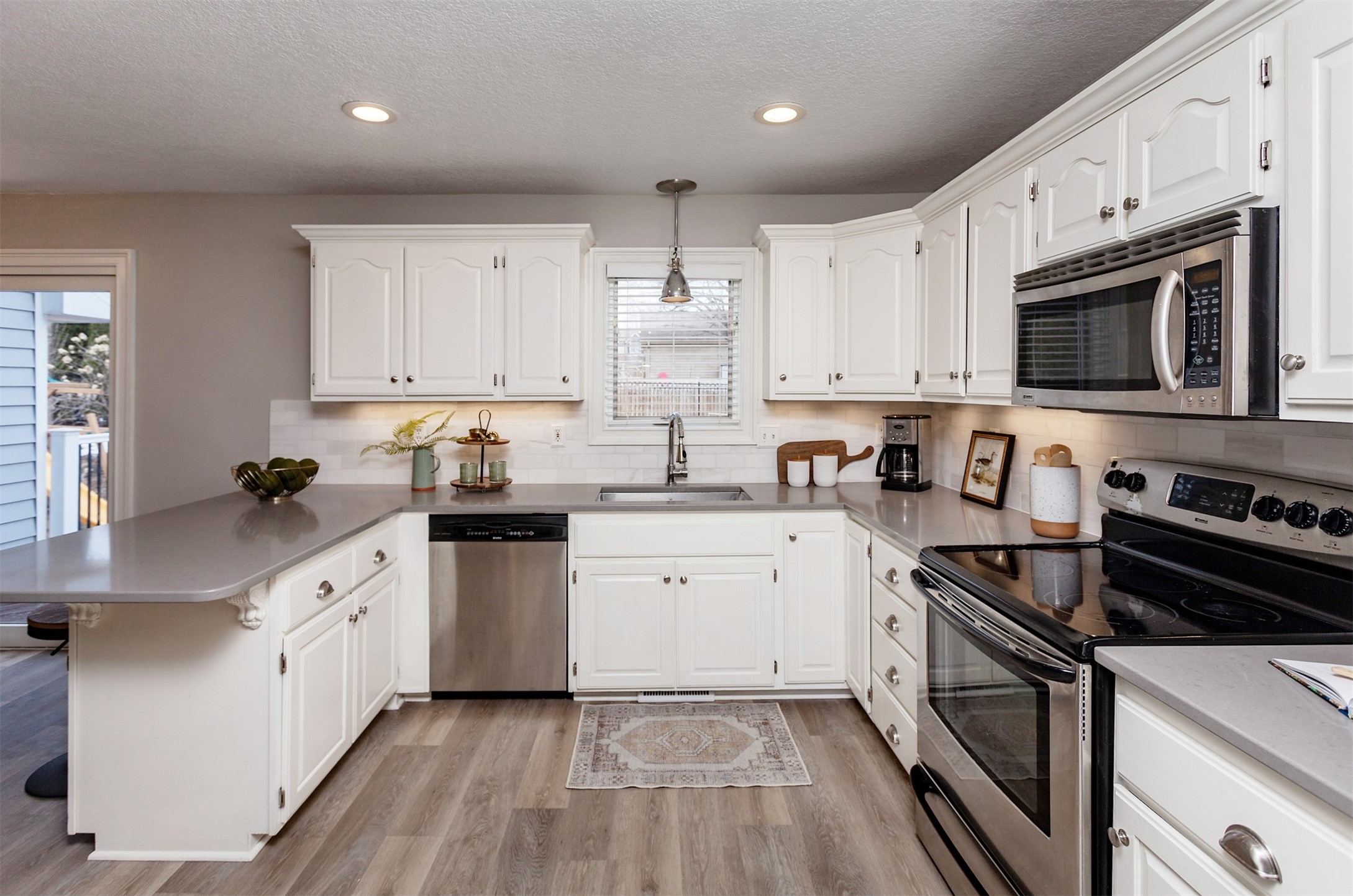 117 NW Cedarwood Drive