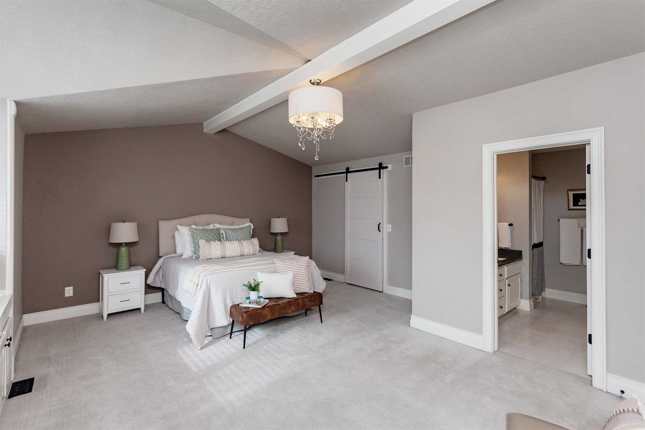 117 NW Cedarwood Drive