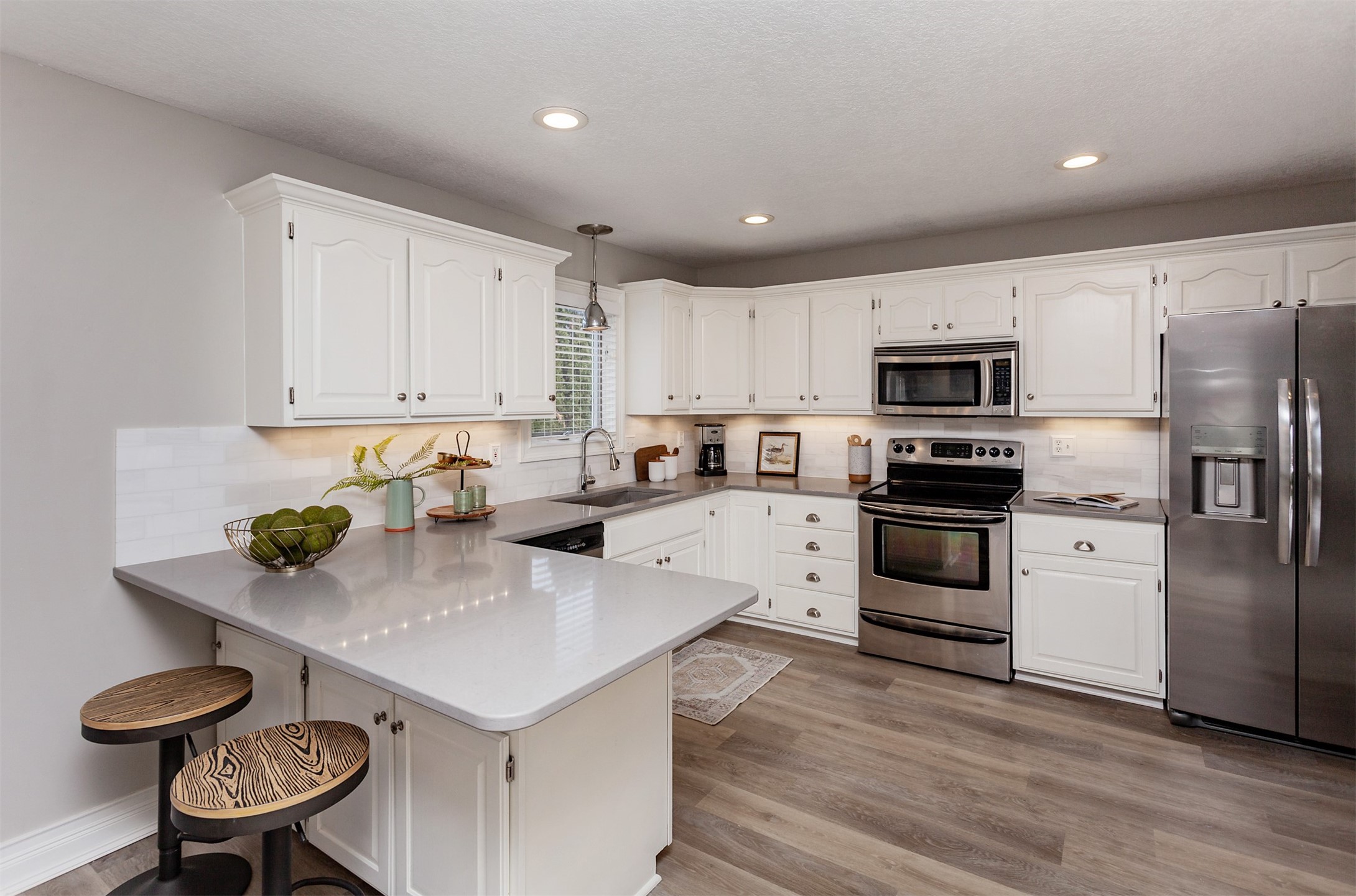 117 NW Cedarwood Drive
