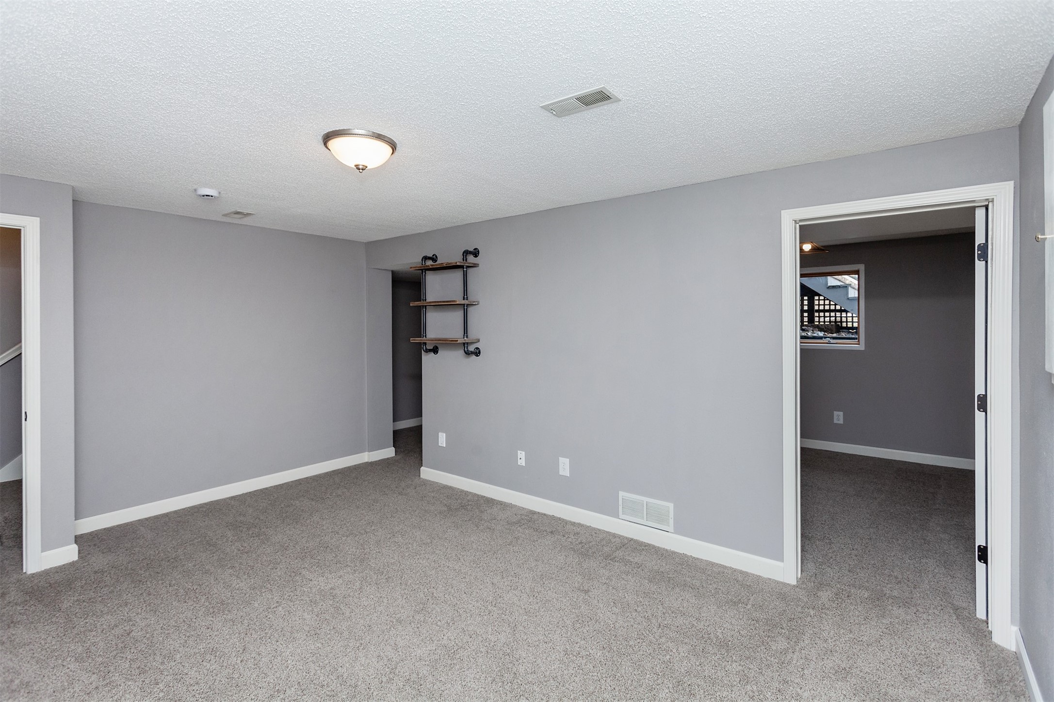 117 NW Cedarwood Drive