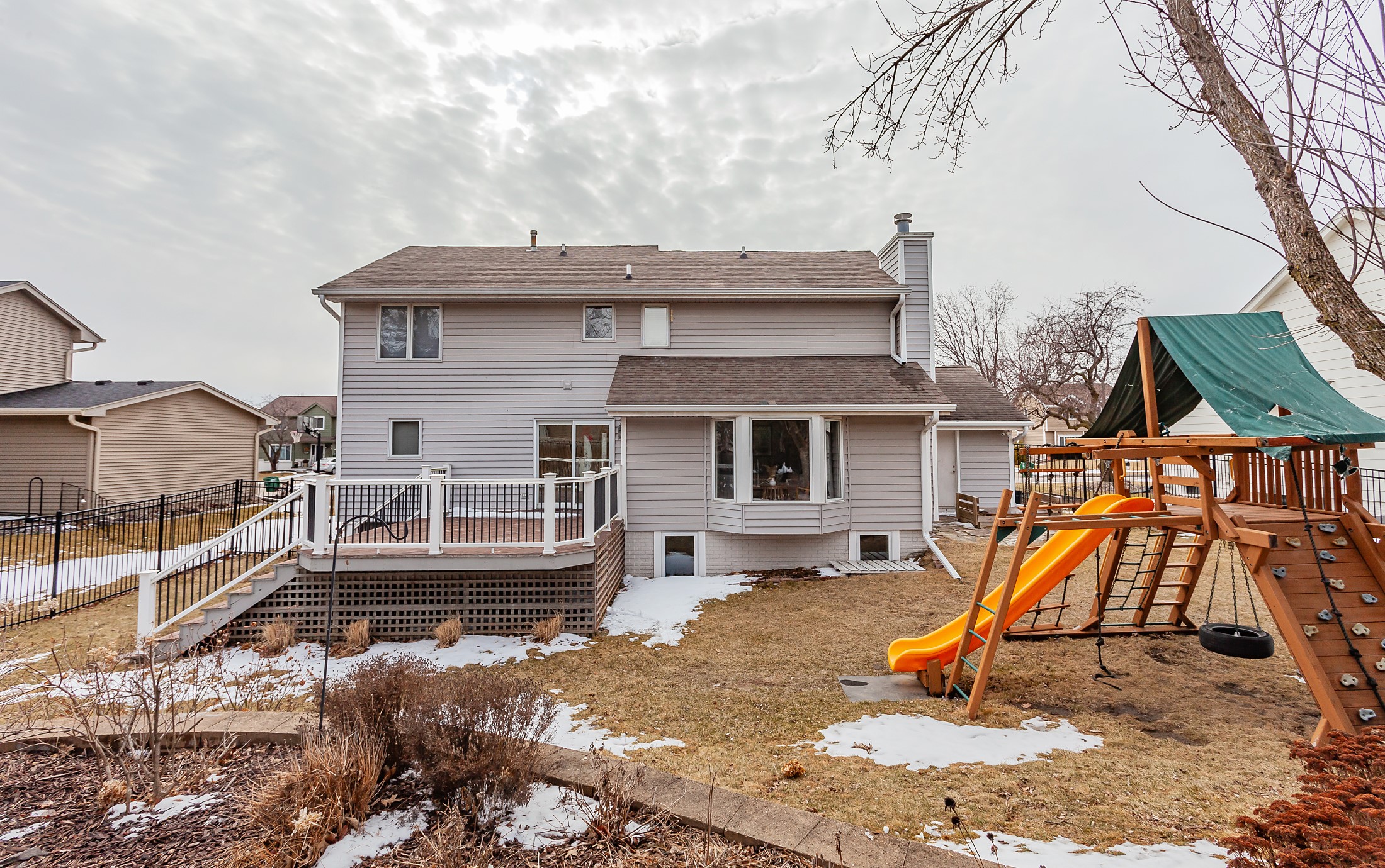 117 NW Cedarwood Drive