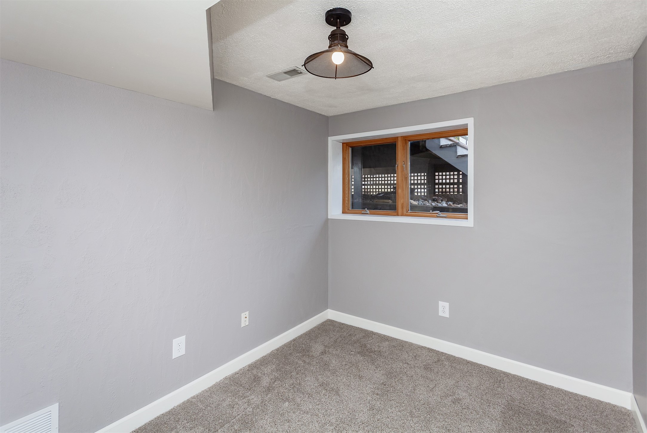 117 NW Cedarwood Drive