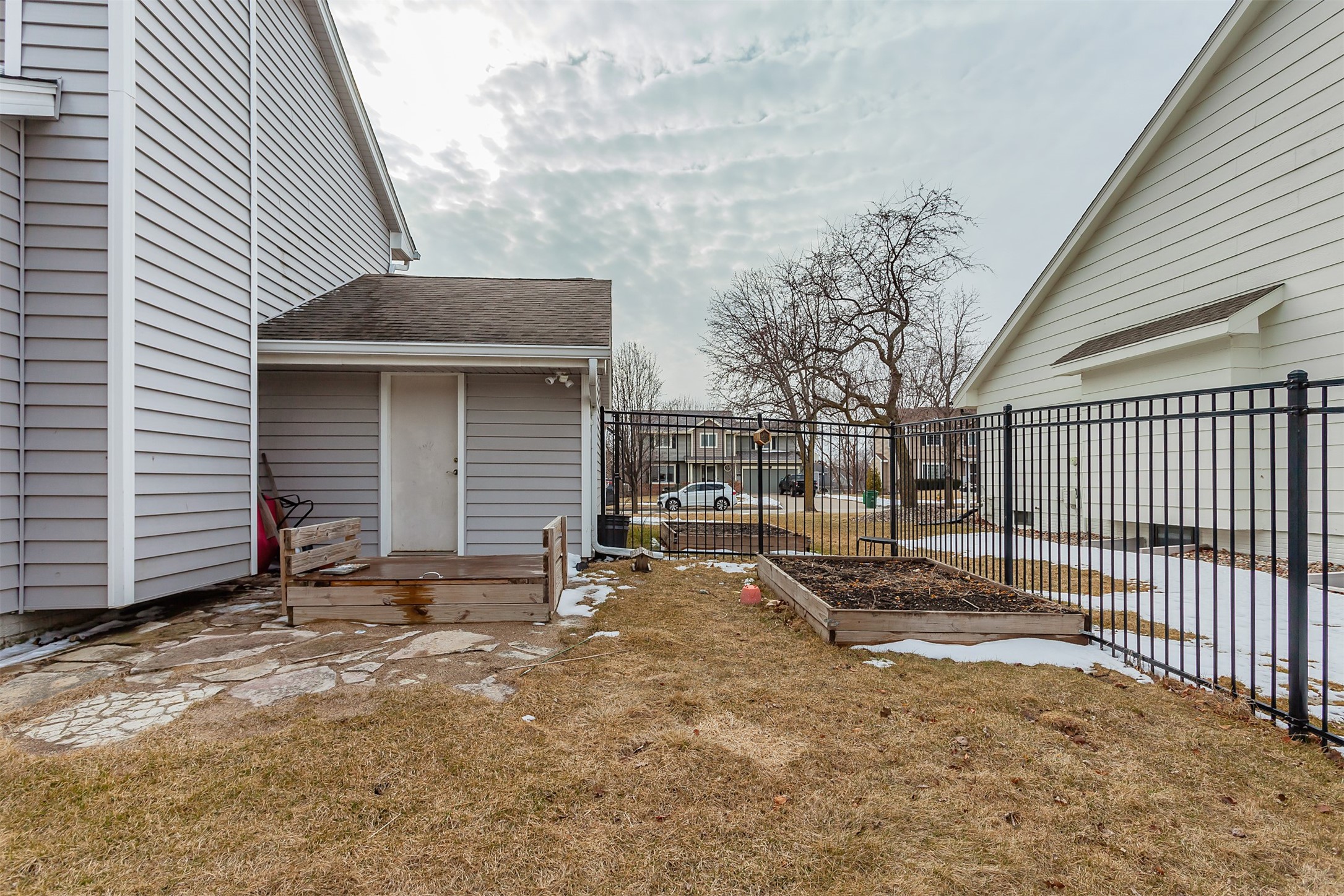 117 NW Cedarwood Drive