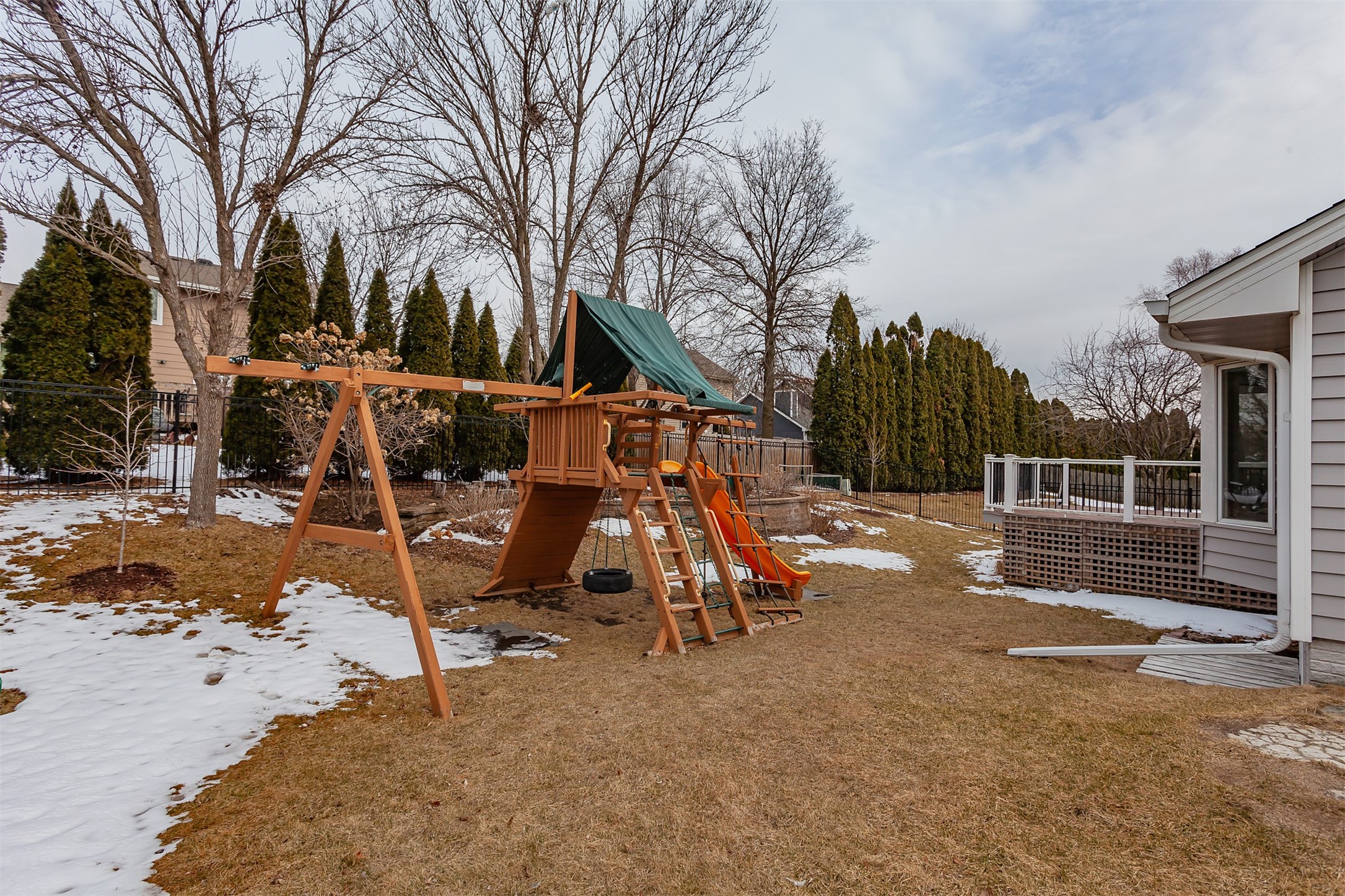 117 NW Cedarwood Drive