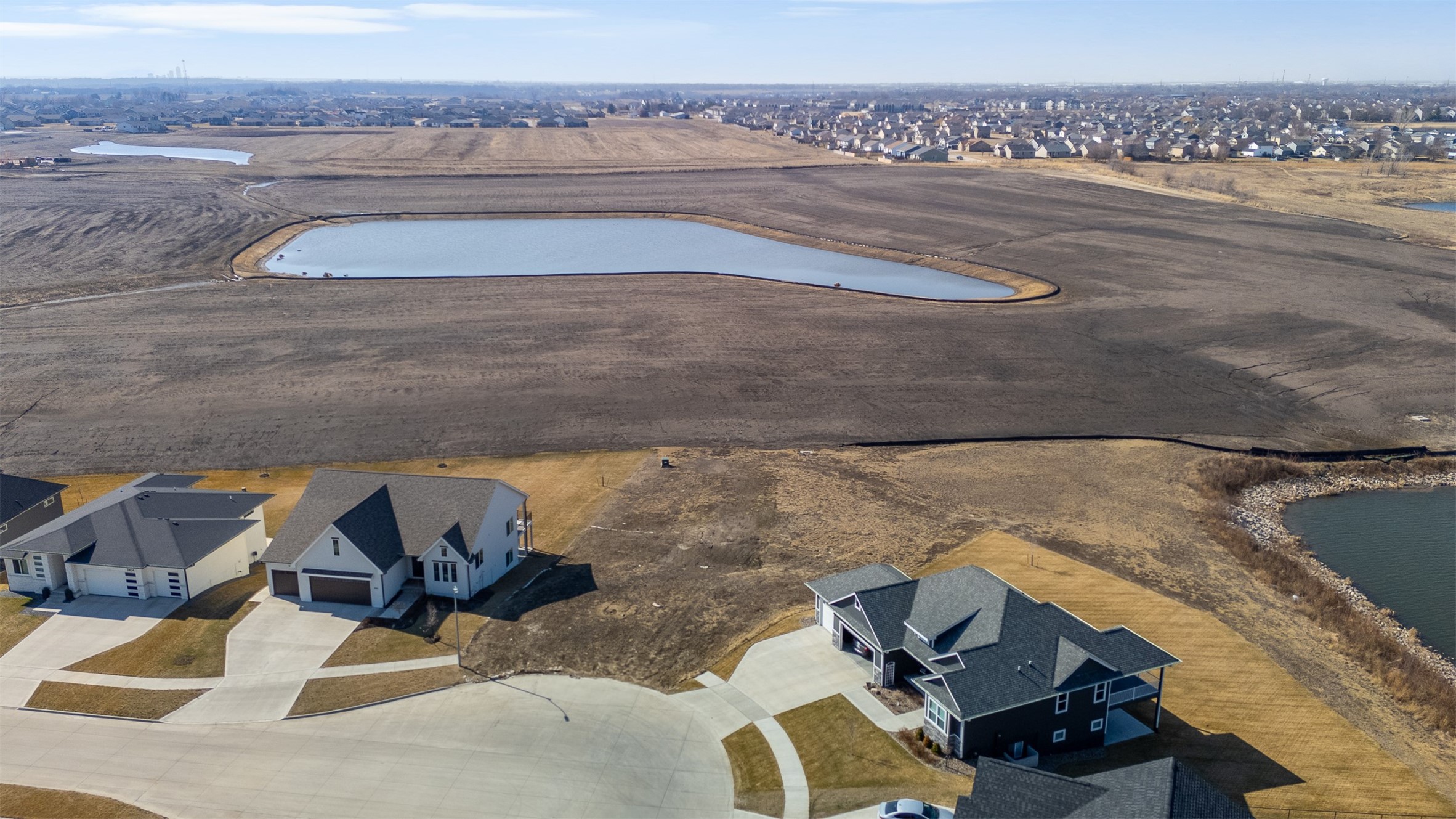 3008 Lakeview Drive SE