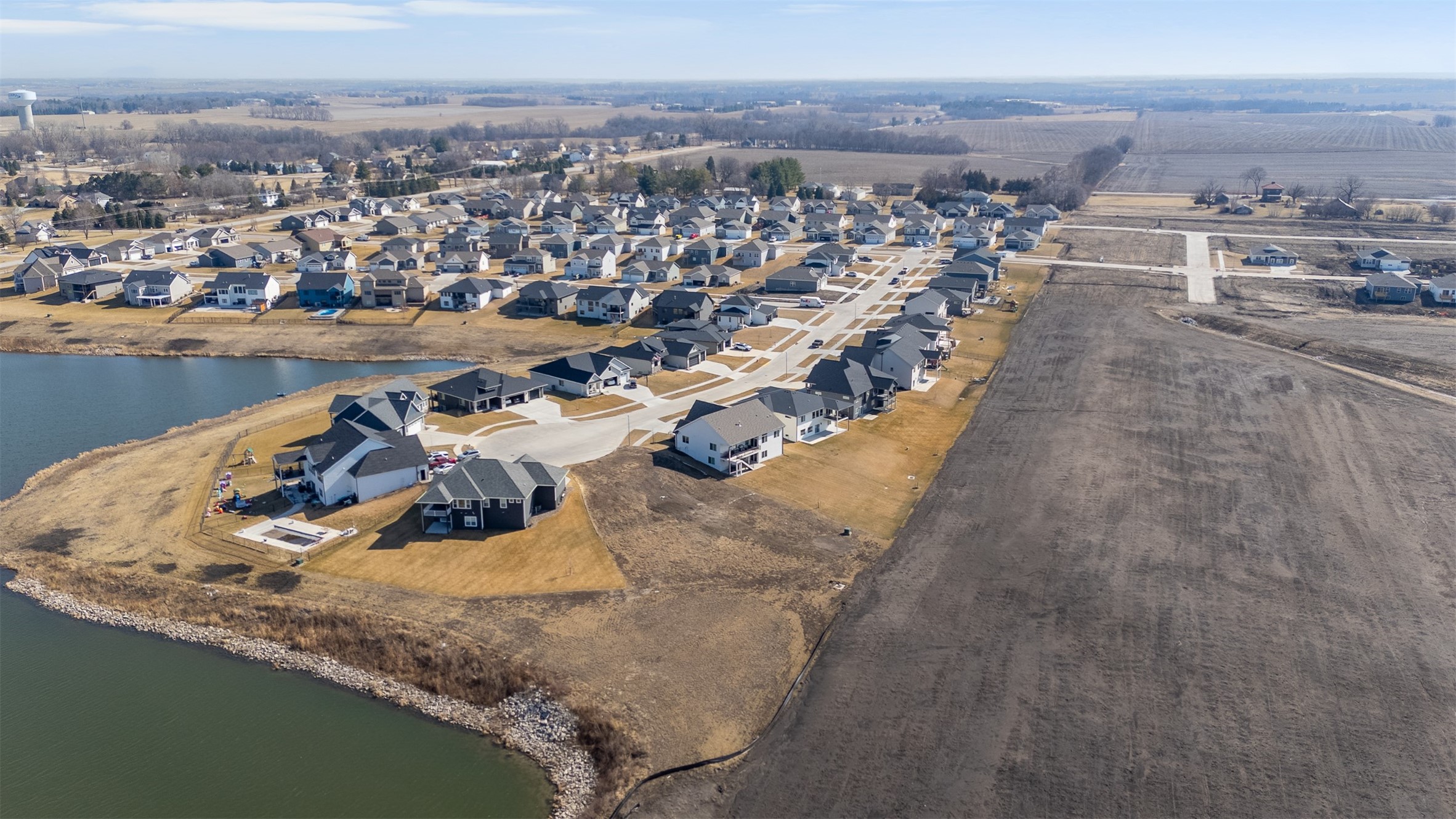 3008 Lakeview Drive SE