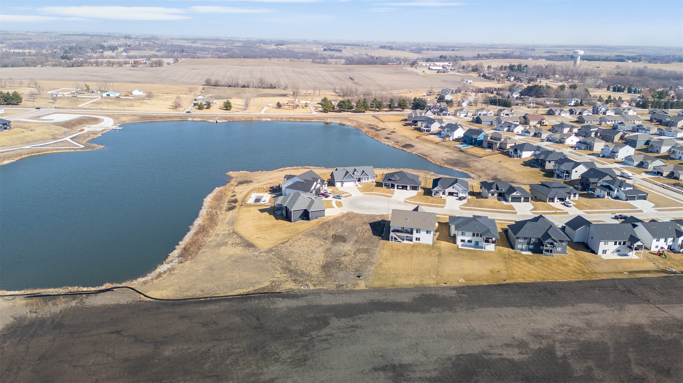 3008 Lakeview Drive SE