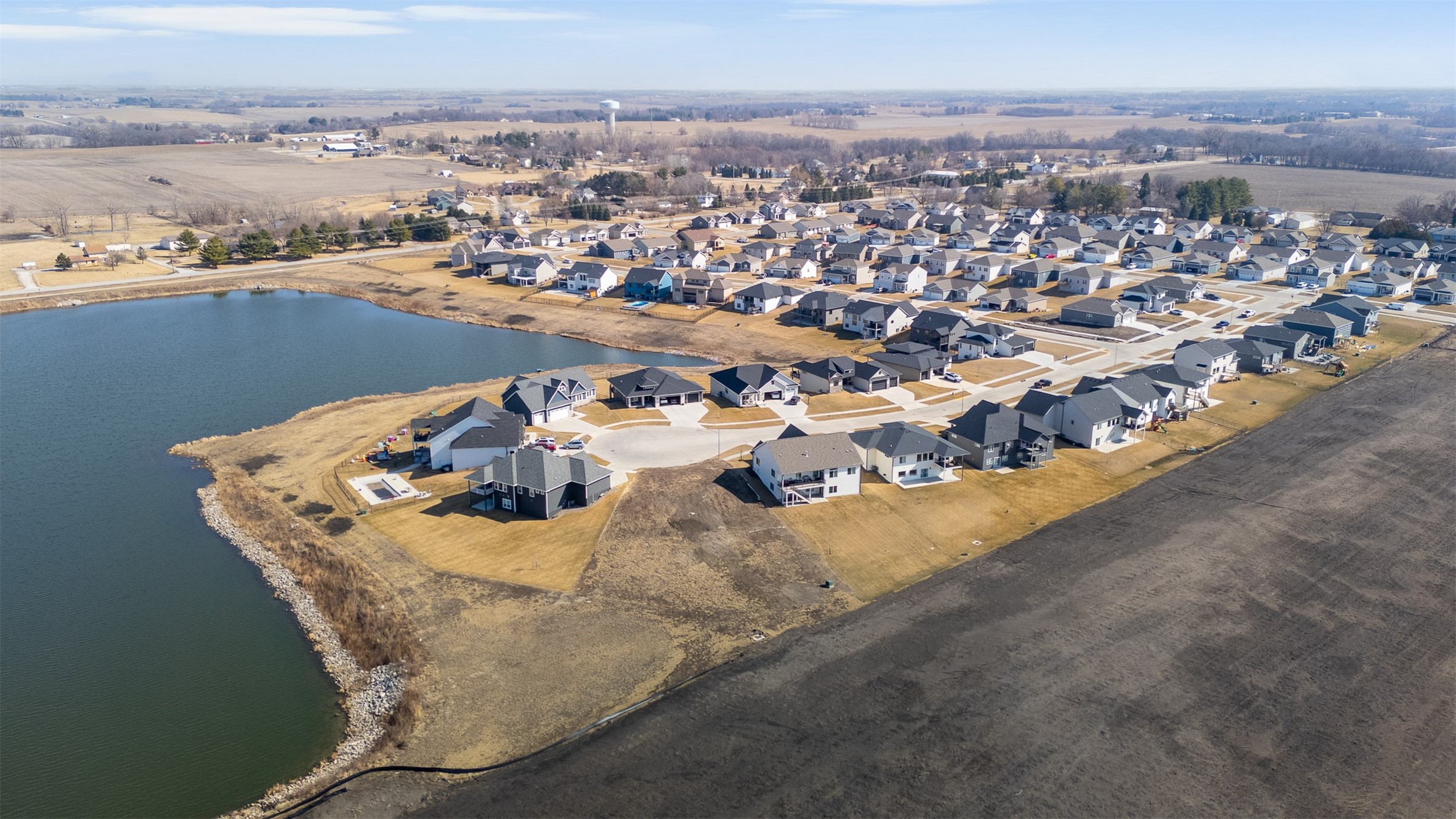 3008 Lakeview Drive SE