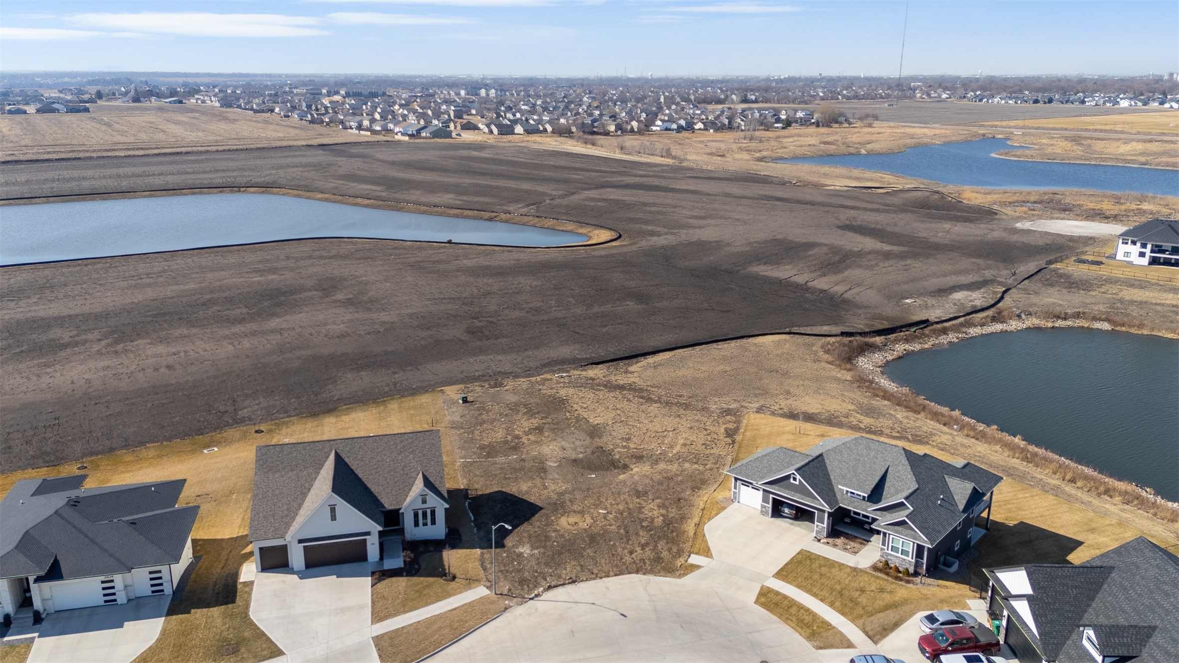 3008 Lakeview Drive SE