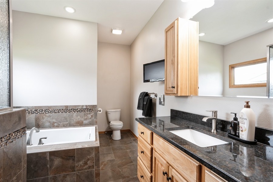 8091 NE 30th Place