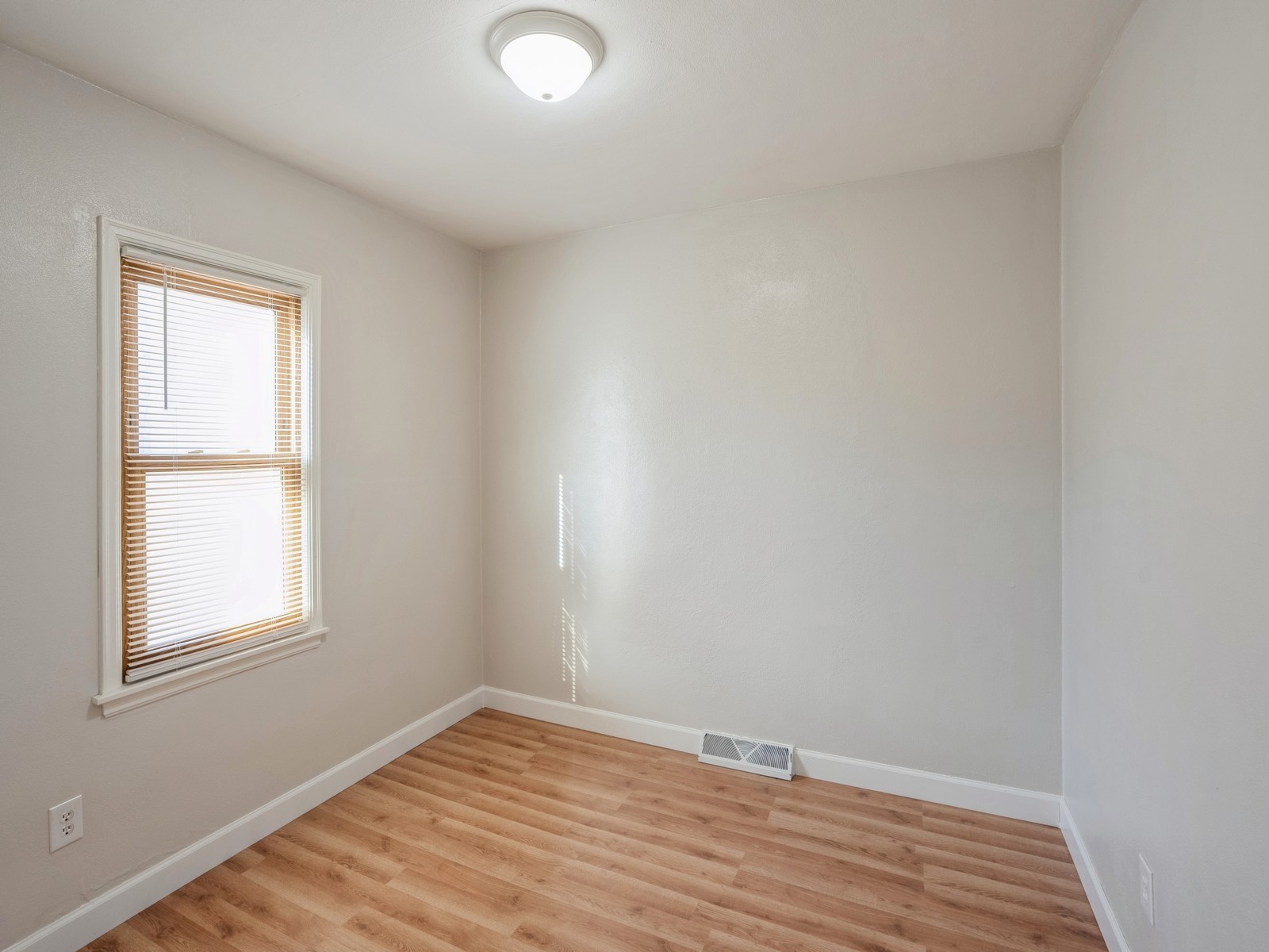 2115 NE 45th Court