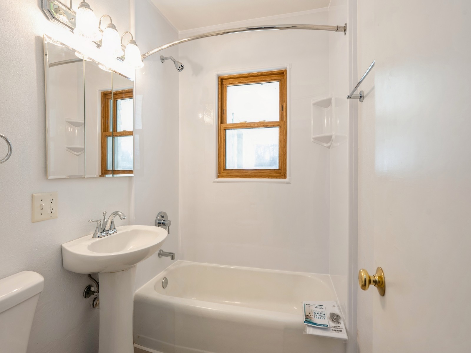 2115 NE 45th Court