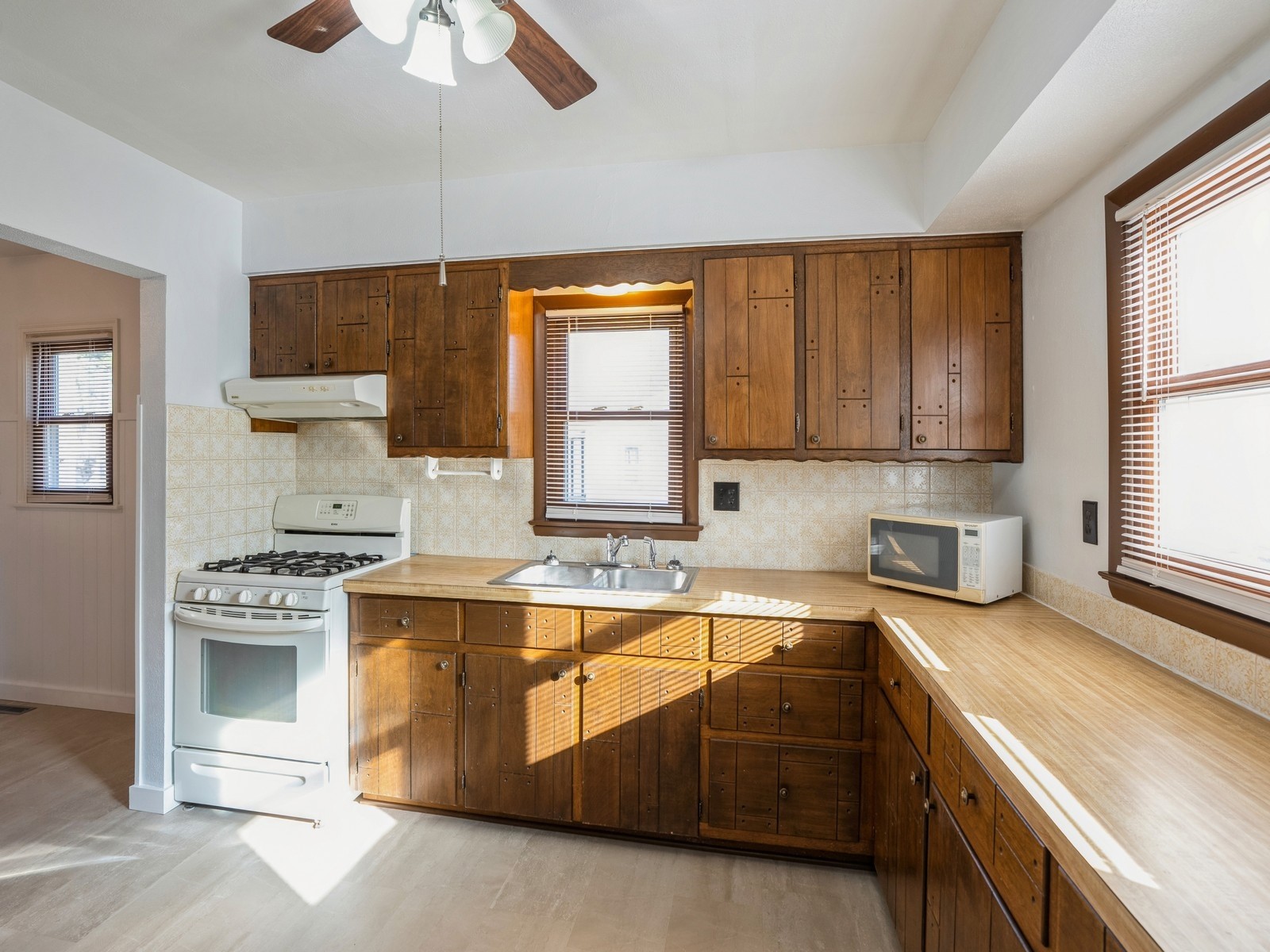 2115 NE 45th Court