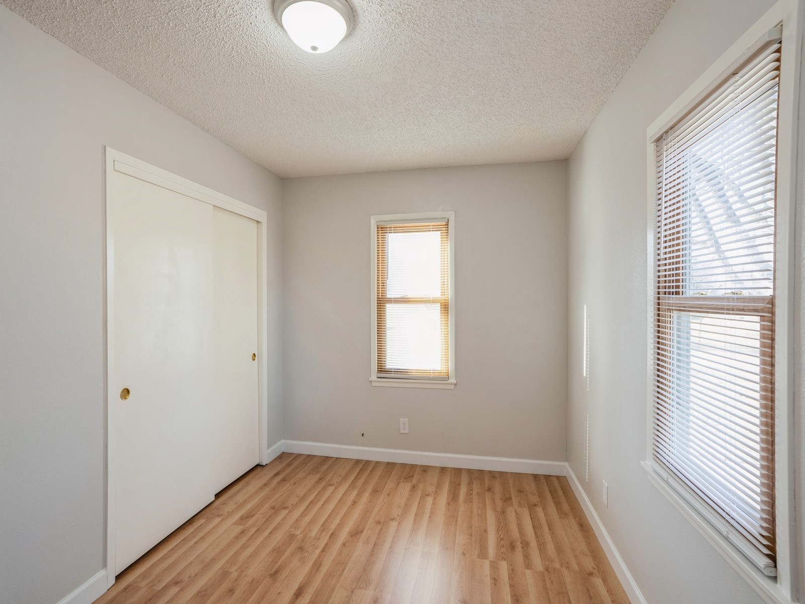 2115 NE 45th Court