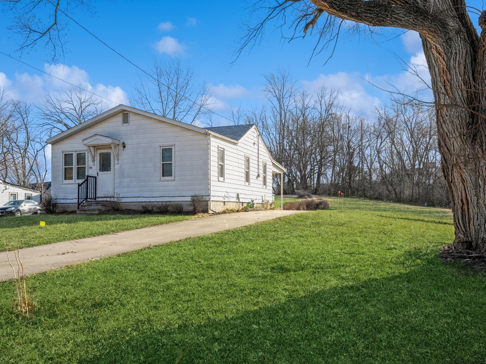 2115 NE 45th Court
