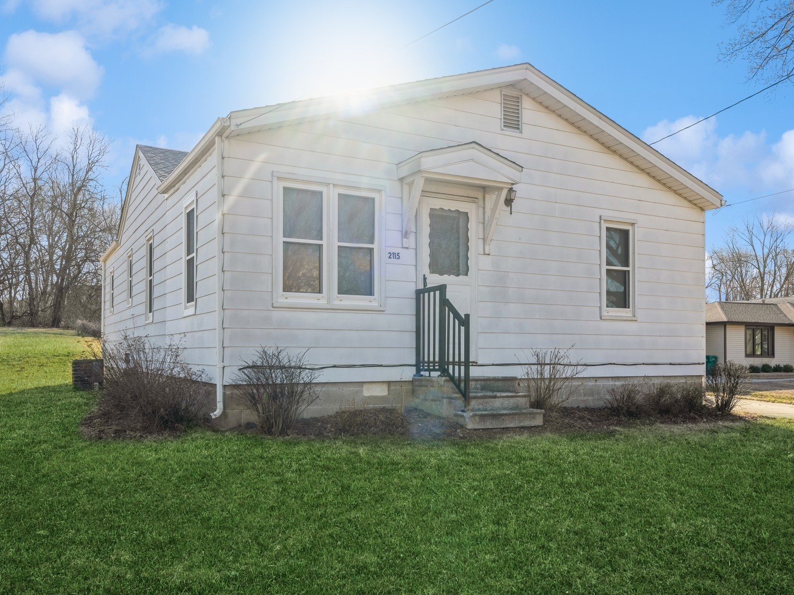 2115 NE 45th Court