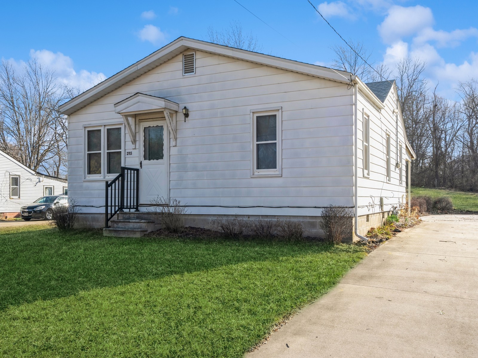 2115 NE 45th Court