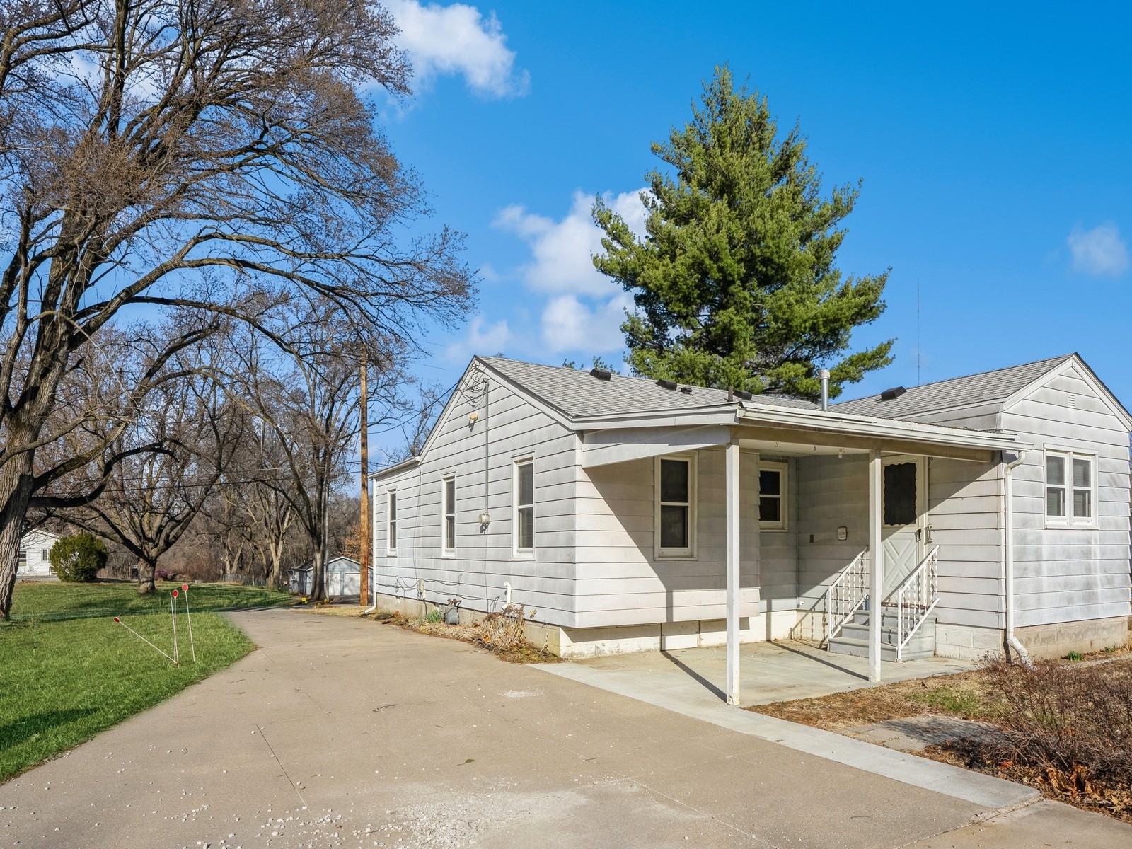 2115 NE 45th Court