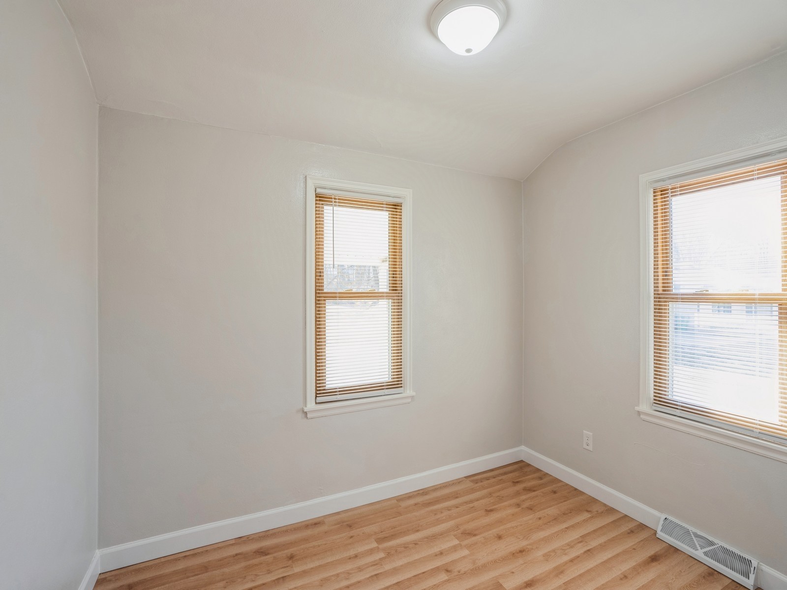 2115 NE 45th Court