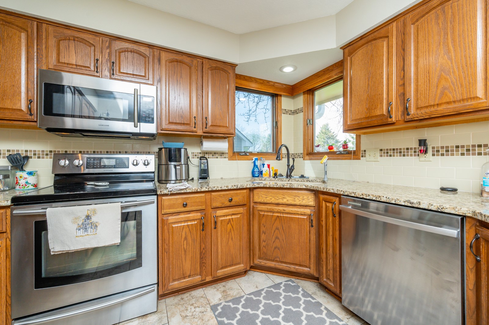 914 NE 9th Street