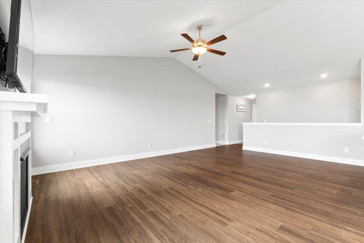 305 NE Country Meadow Drive