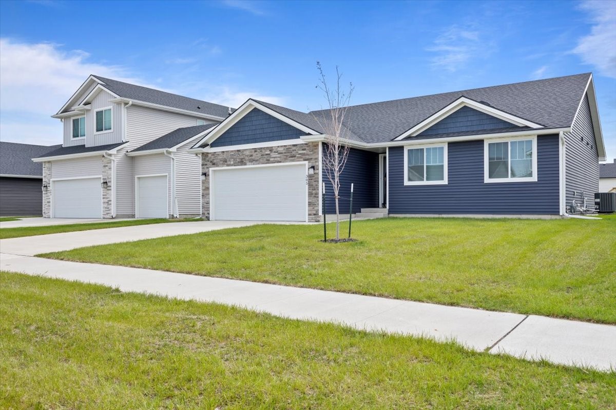 305 NE Country Meadow Drive