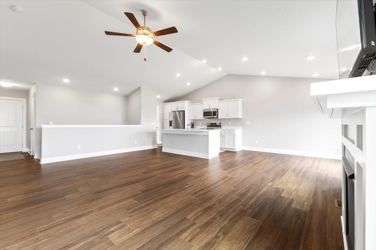 305 NE Country Meadow Drive