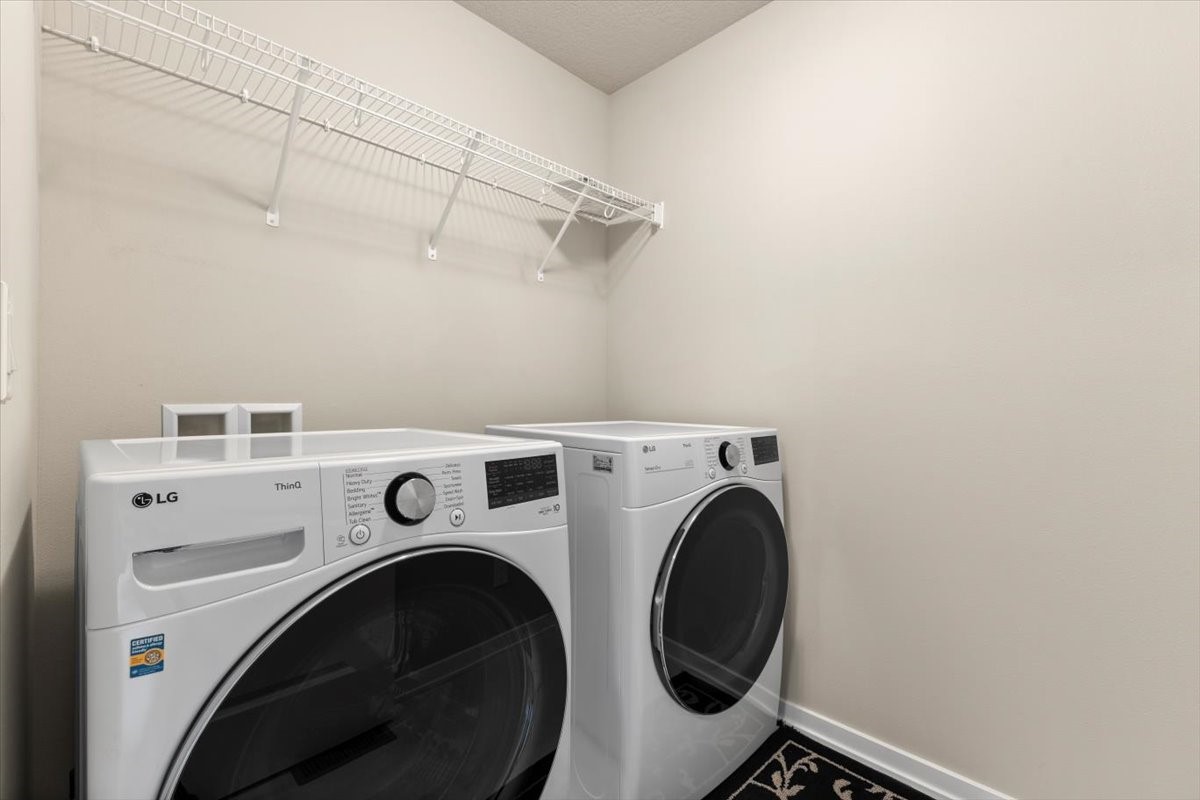 305 NE Country Meadow Drive