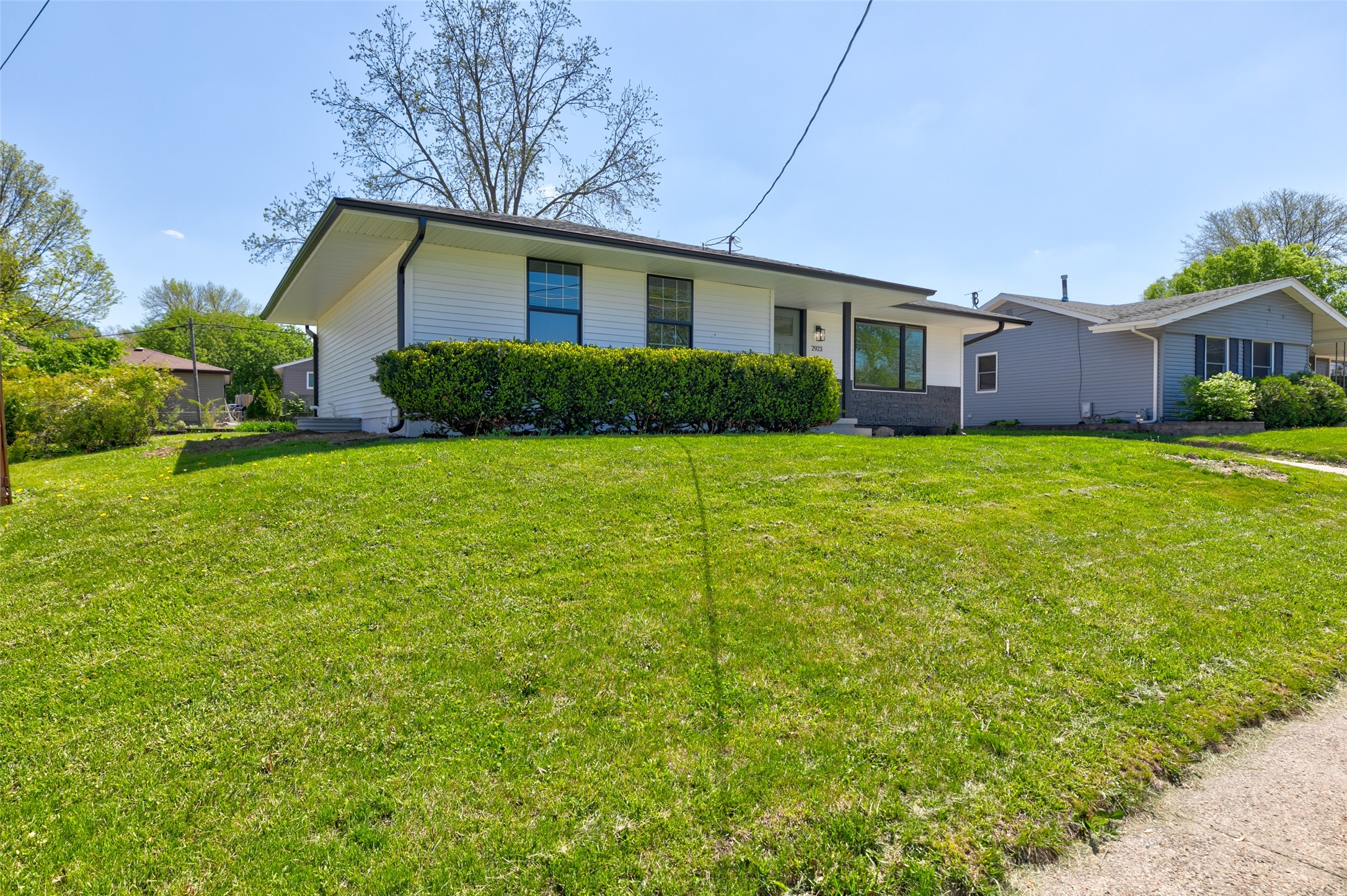2923 E 40th Street