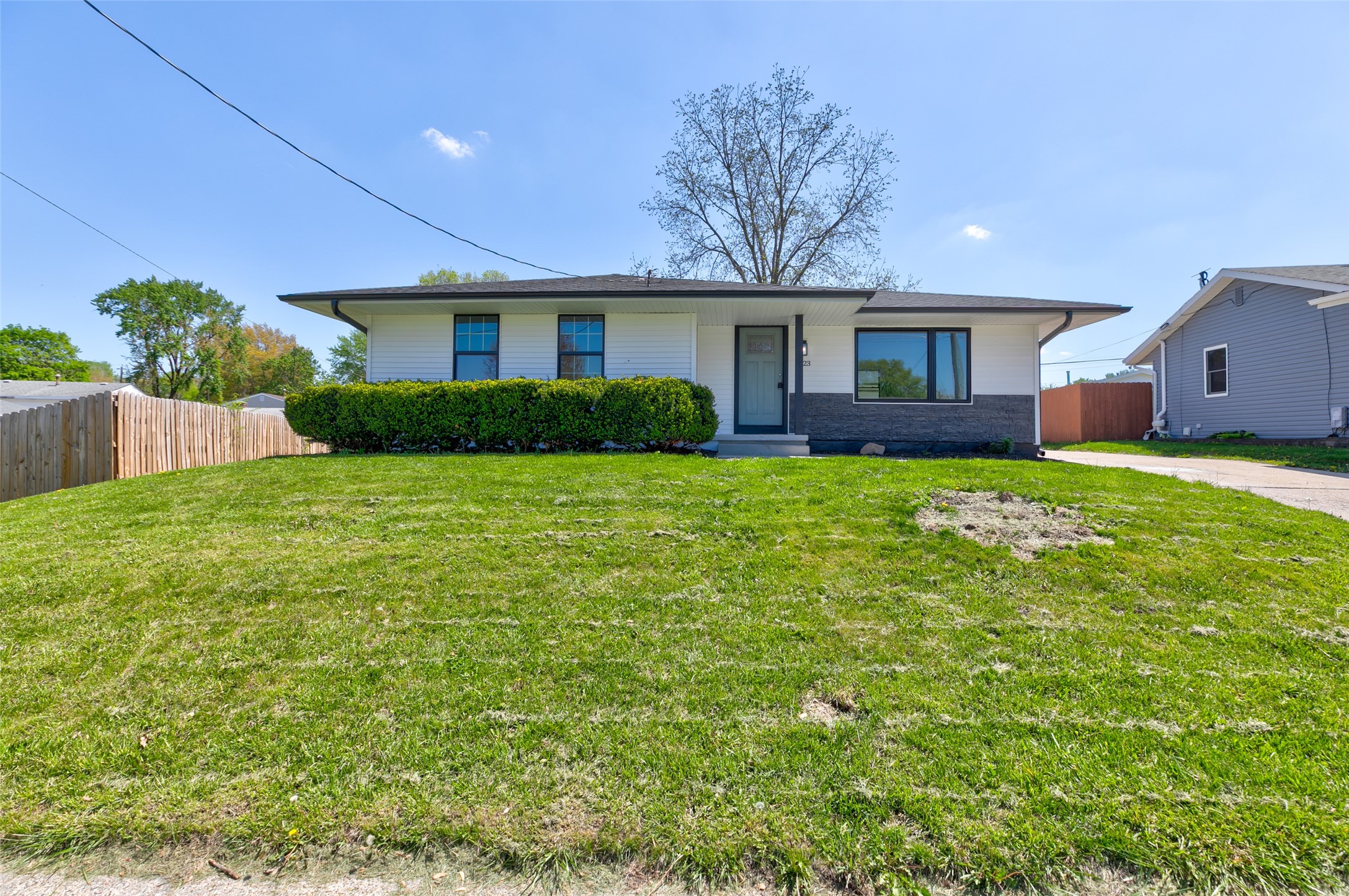 2923 E 40th Street