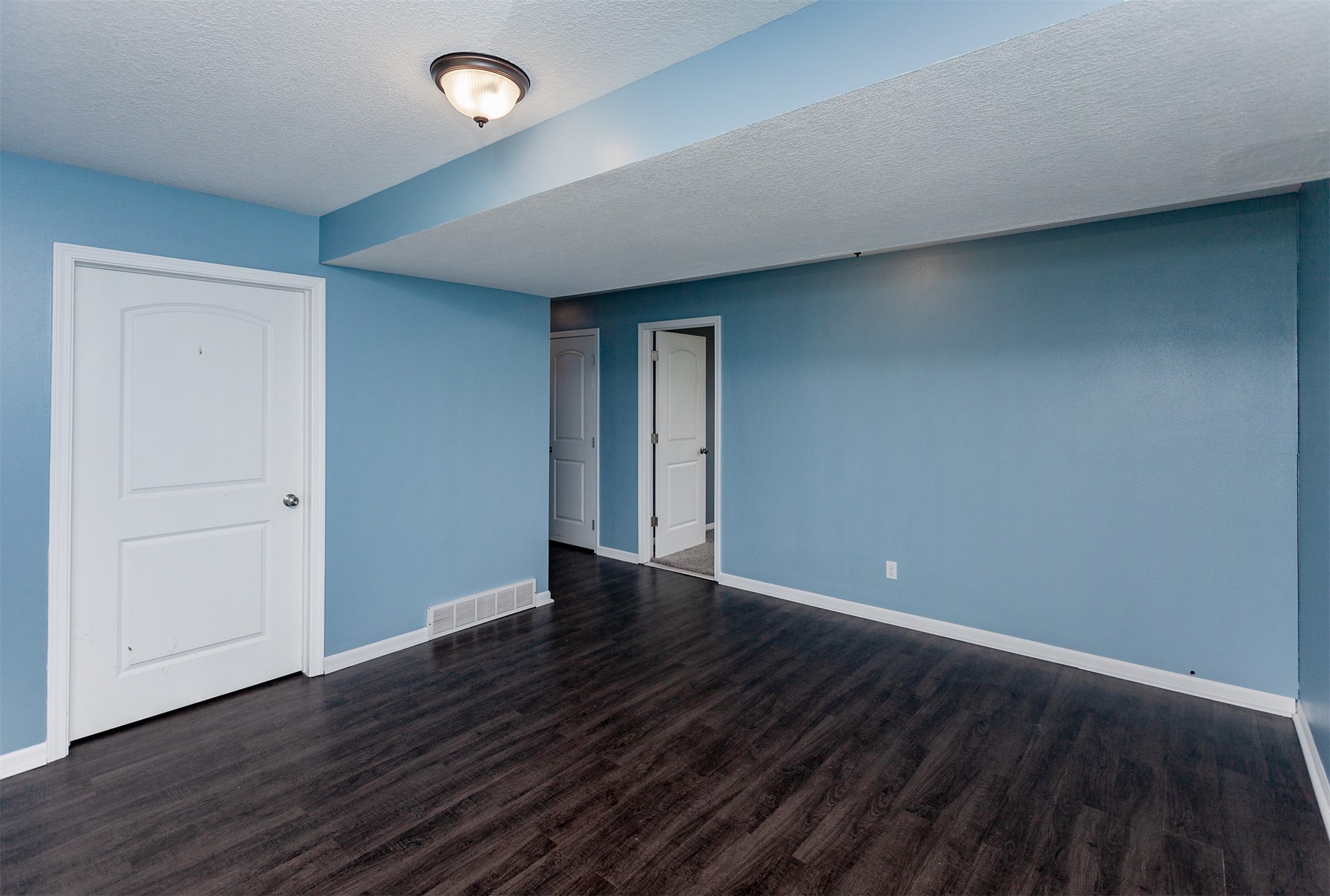 220 Tailfeather Drive NW